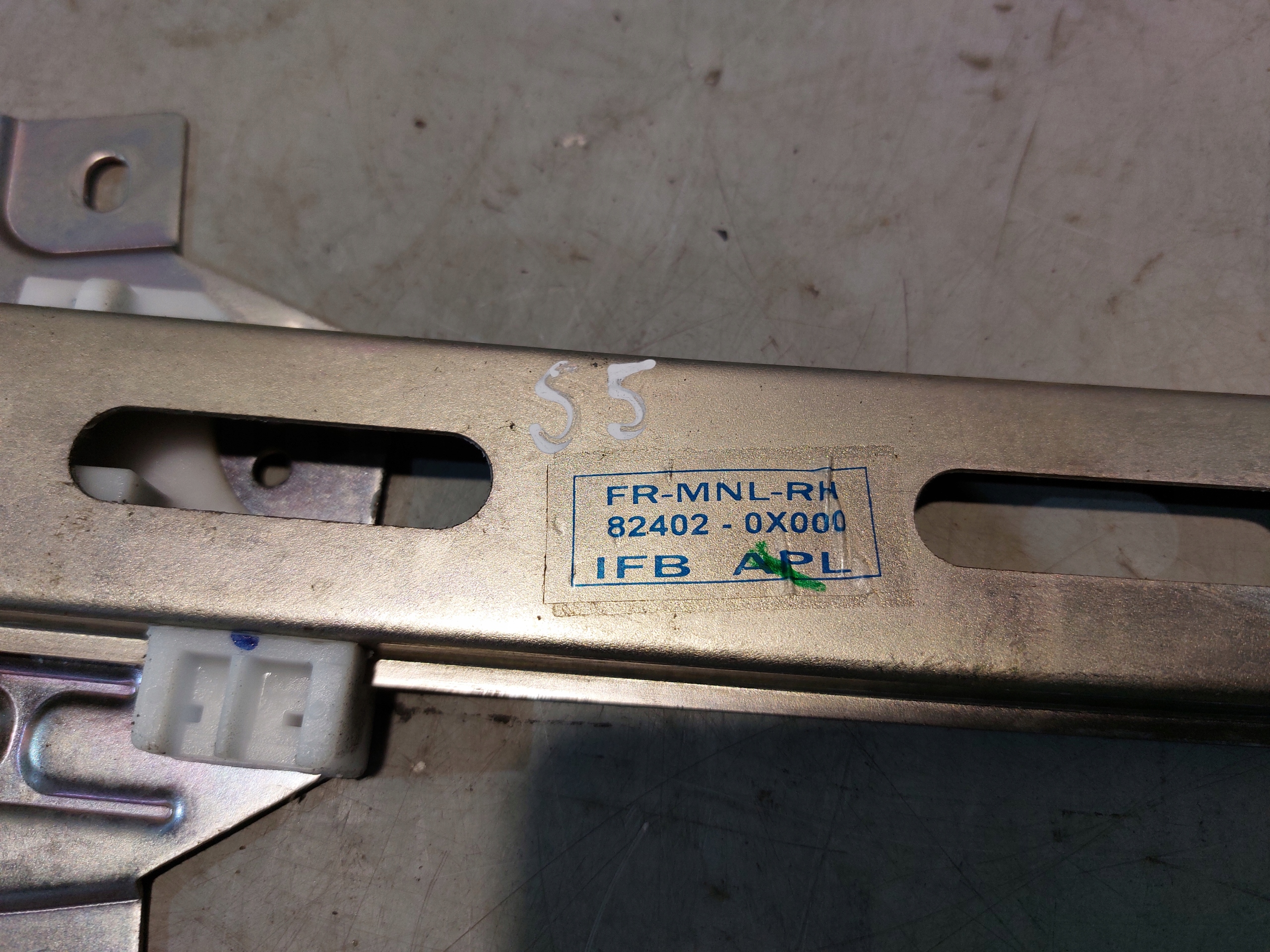 window regulator right front HYUNDAI I10 and