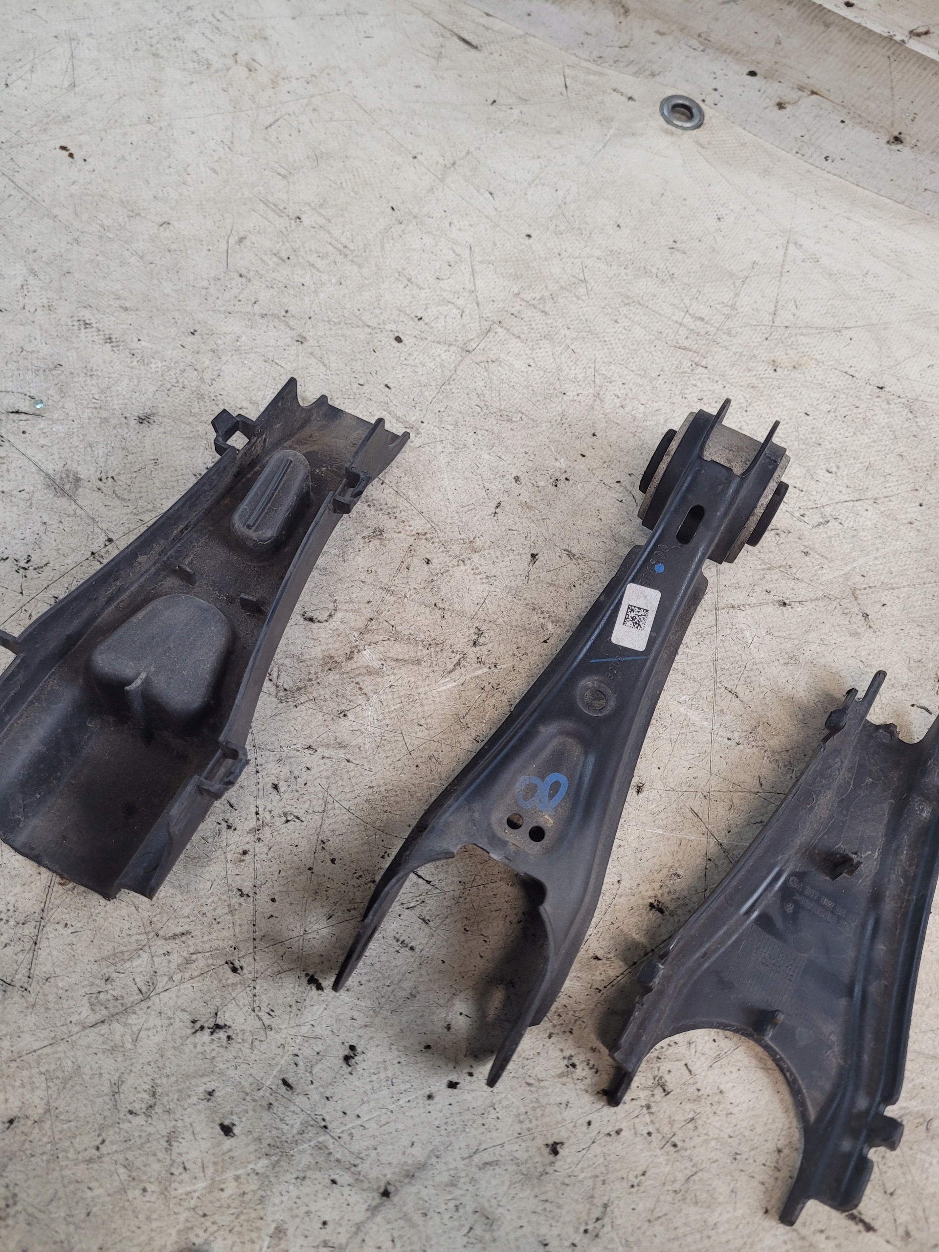 Querlenker heck hinten unterer rechts MERCEDES GLB X247 22r. 2.0CDI