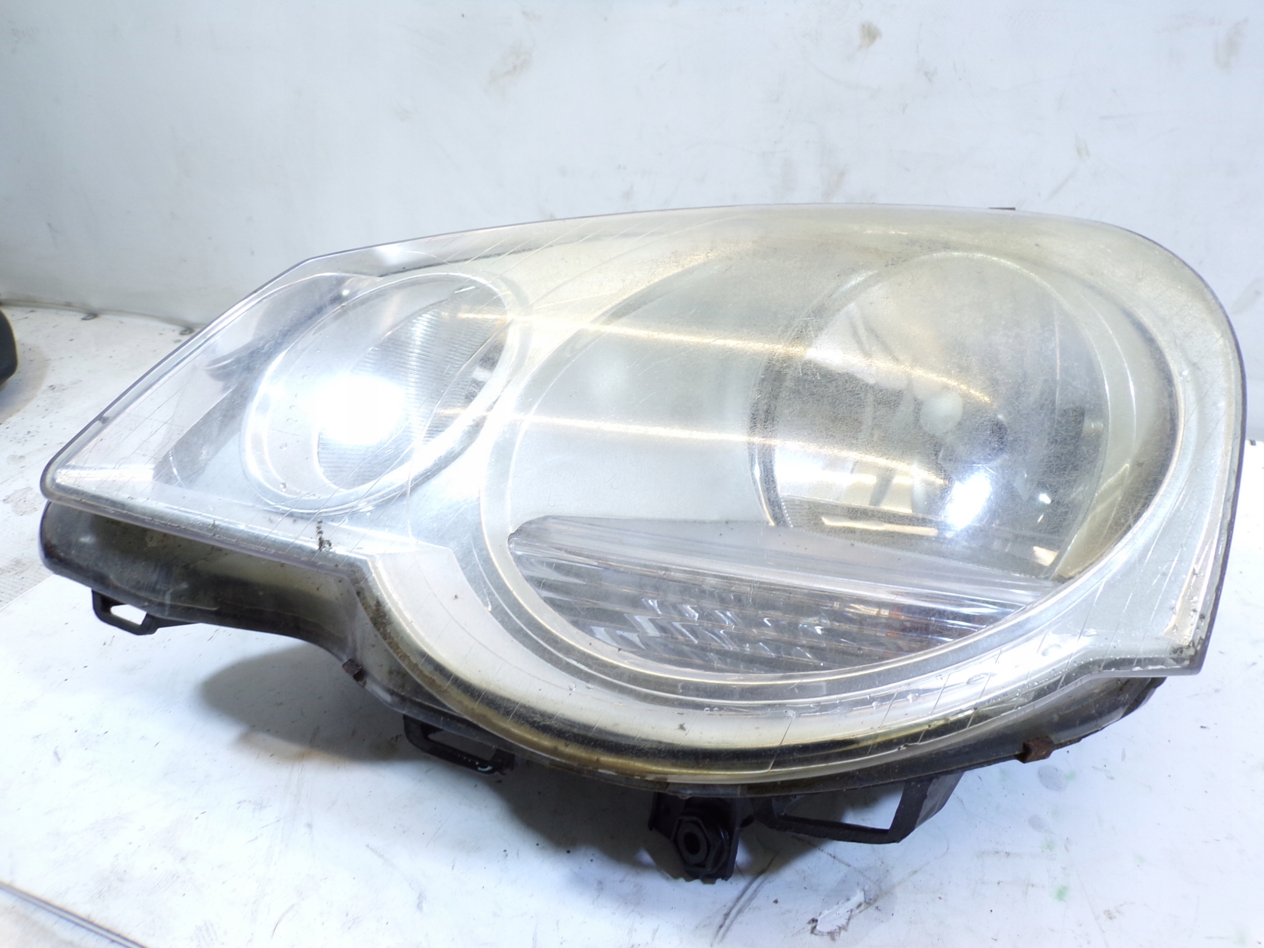 light left front front VOLKSWAGEN POLO 9N LIFT OPIS (K)