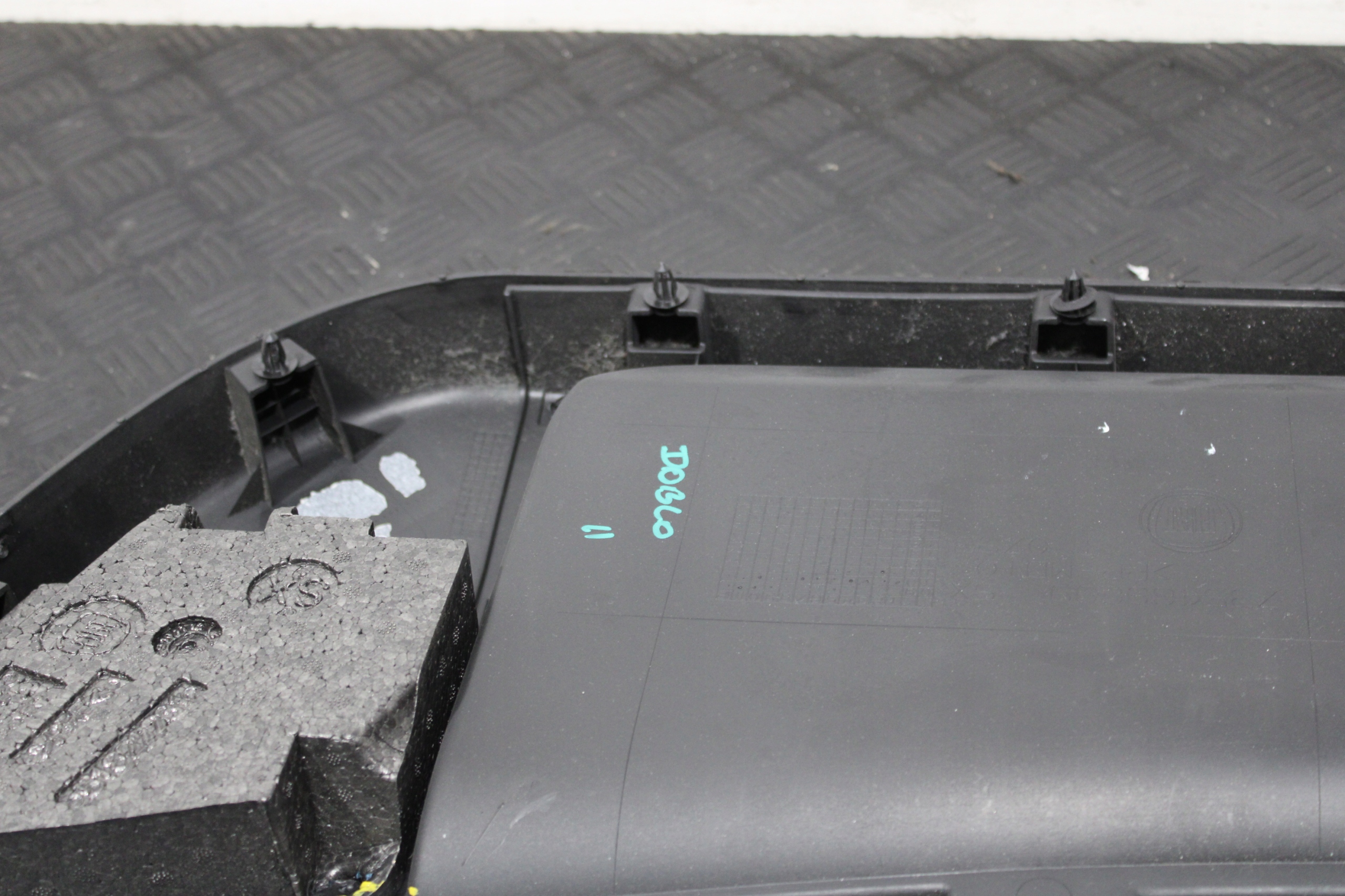 verkleidung Seite Tür links vorne DOBLO II 2