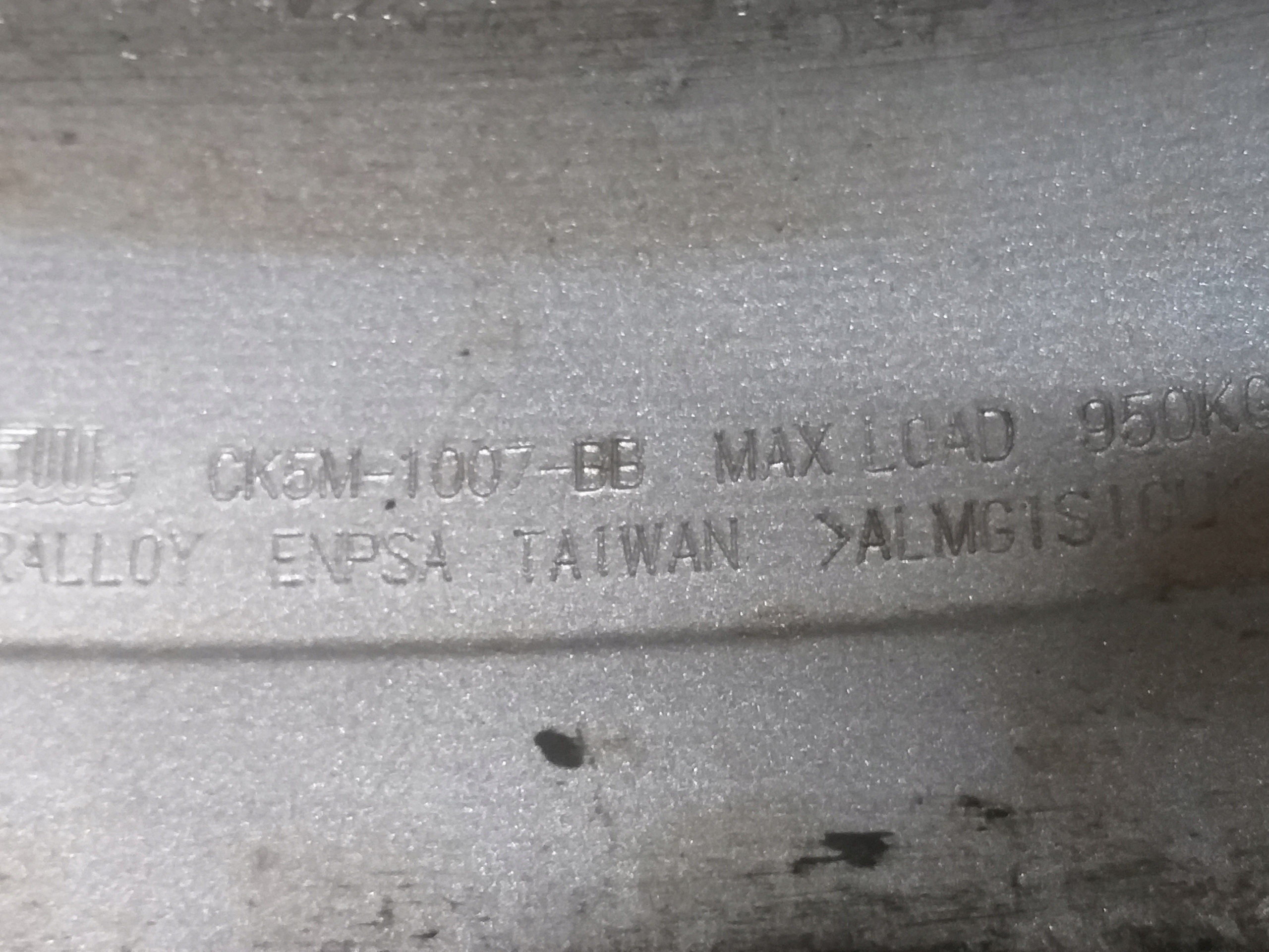disk hliníkový LAND RANGE ROVER 9,5J 22" ET49 5X120 CK5M-1007-BB