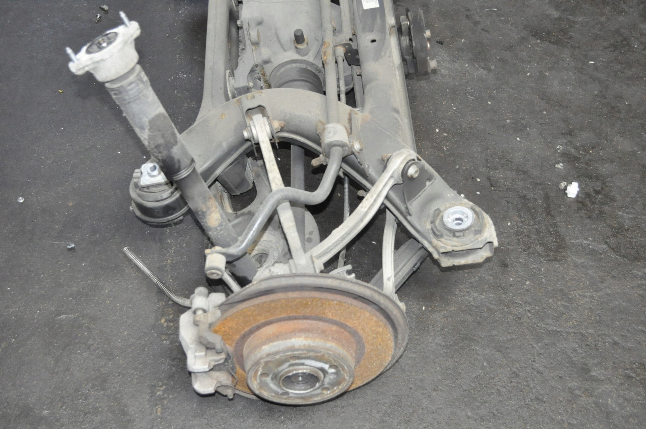 MERCEDES W207 COUPE 2.2 CDI 170KM ZAWIESZENIE BELKA TYŁ + MOST 207350051 Producent części Mercedes-Benz OE