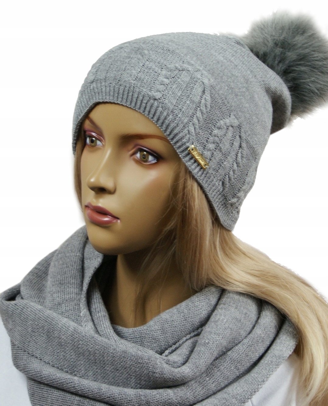

Komplet Czapka + Komin pompon # 19