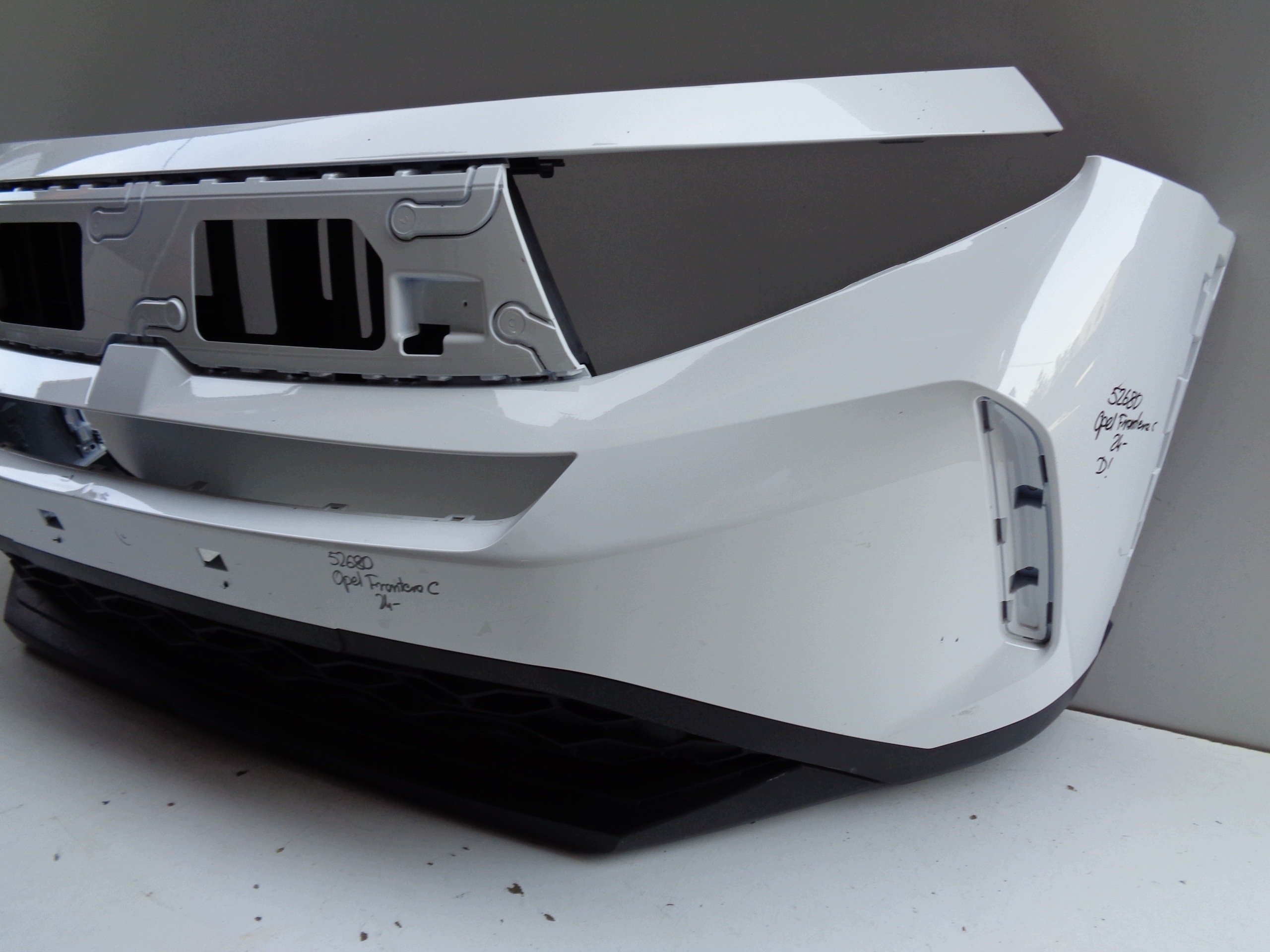 front bumper OPEL FRONTERA C 24- NR 52680