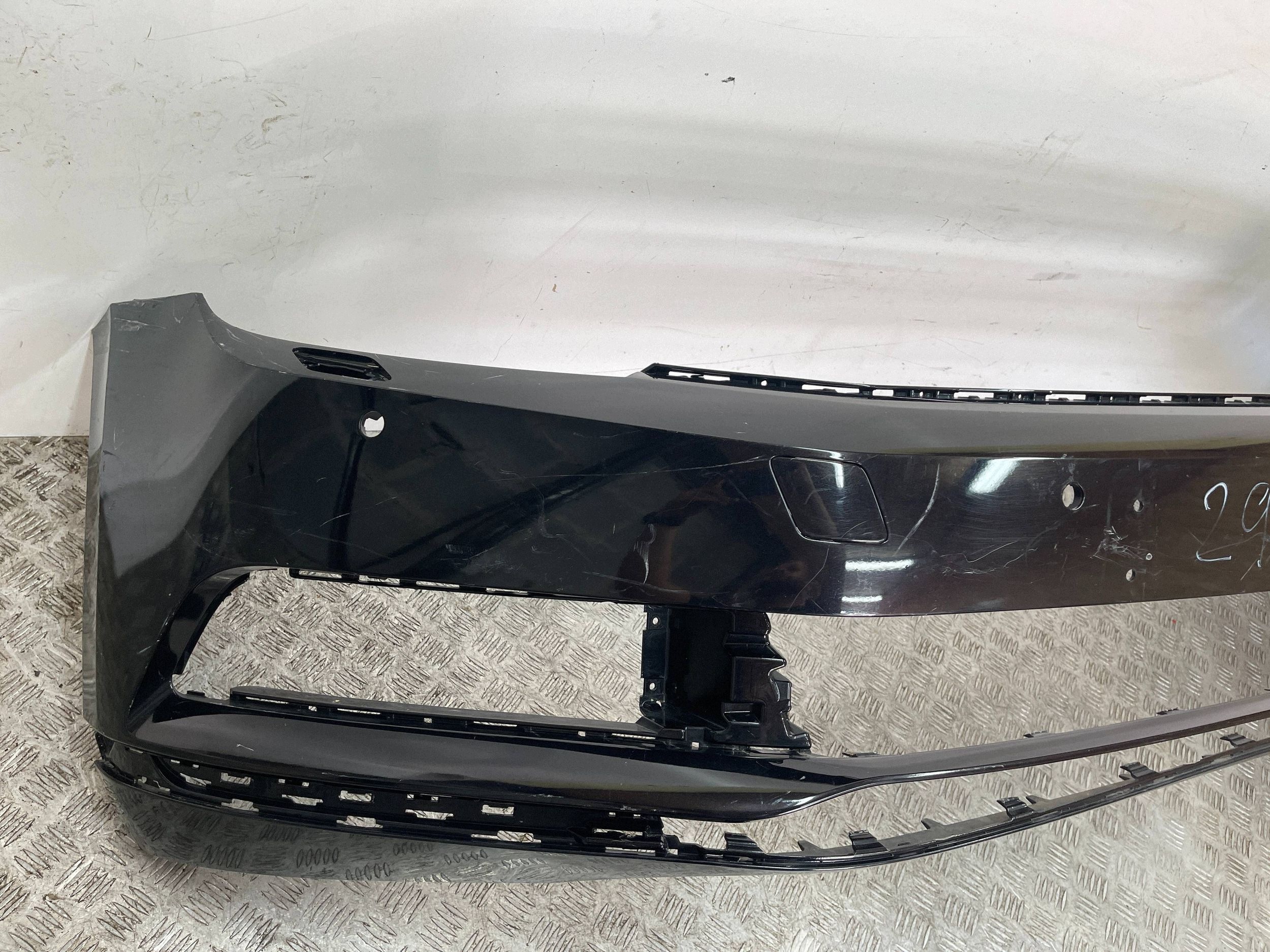 front bumper front VOLKSWAGEN PASSAT B8 3G 14- washers 4 X PDC