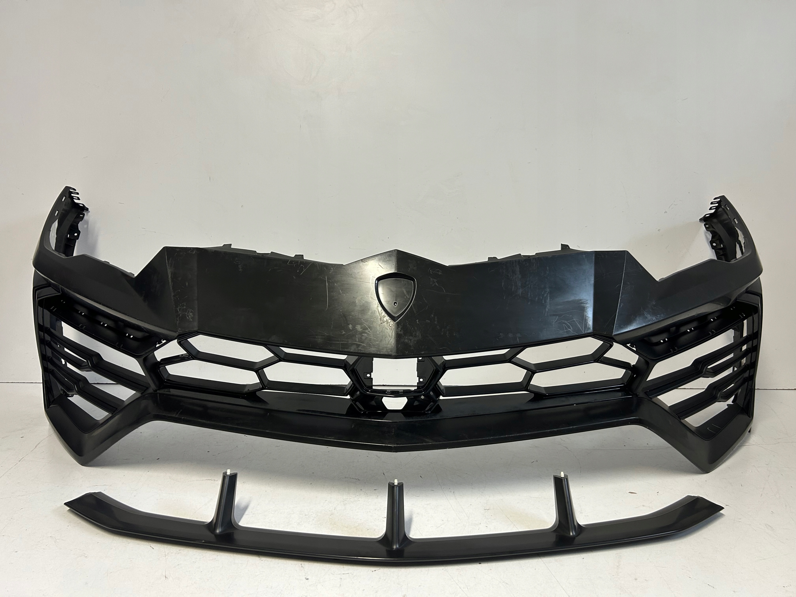 Lamborghini Urus 4ML front bumper, grill, sider, grid left, right