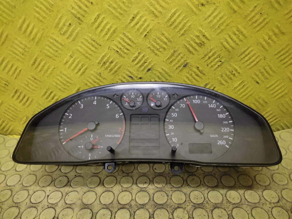 AUDI A4 B5 budíky 8D0919860G