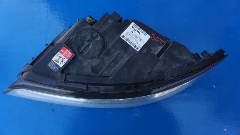 VOLVO S40 V50 LIFT - left light XENON EUR