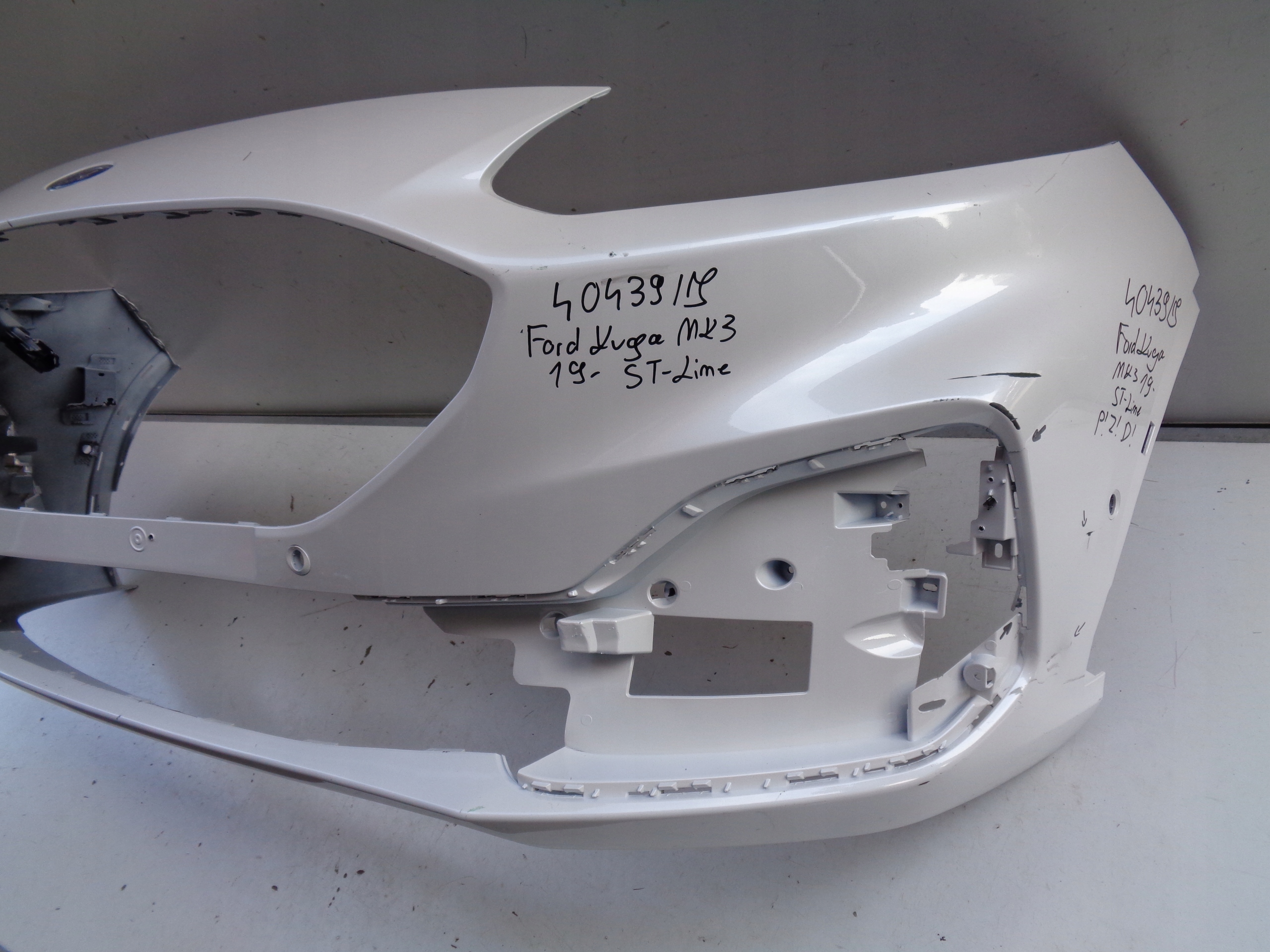 nárazník predný FORD KUGA MK3 ST-LINE 19- NR 40439