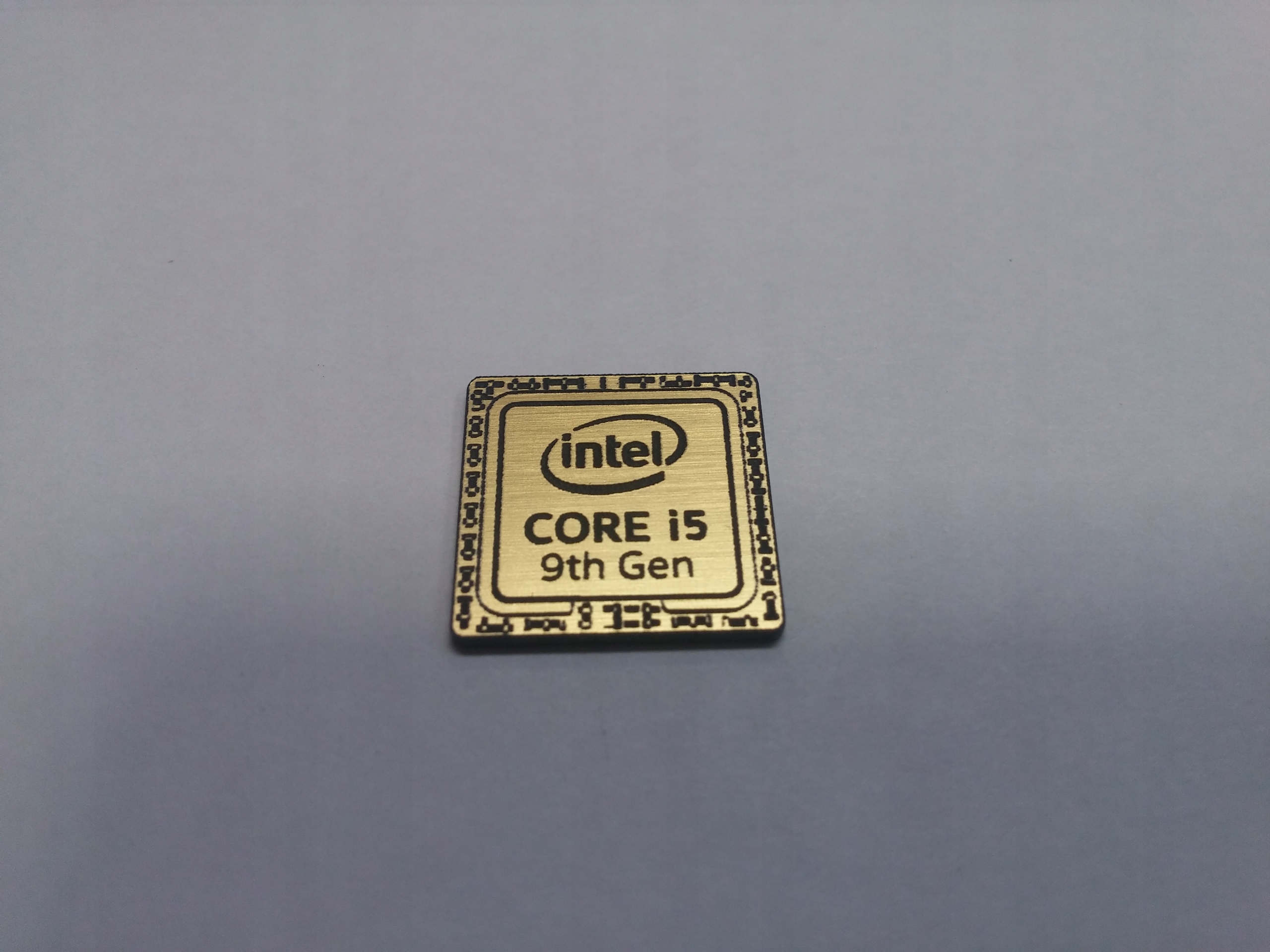 

Intel Core i5 9th Gen naklejka emblemat 18 x 18 mm