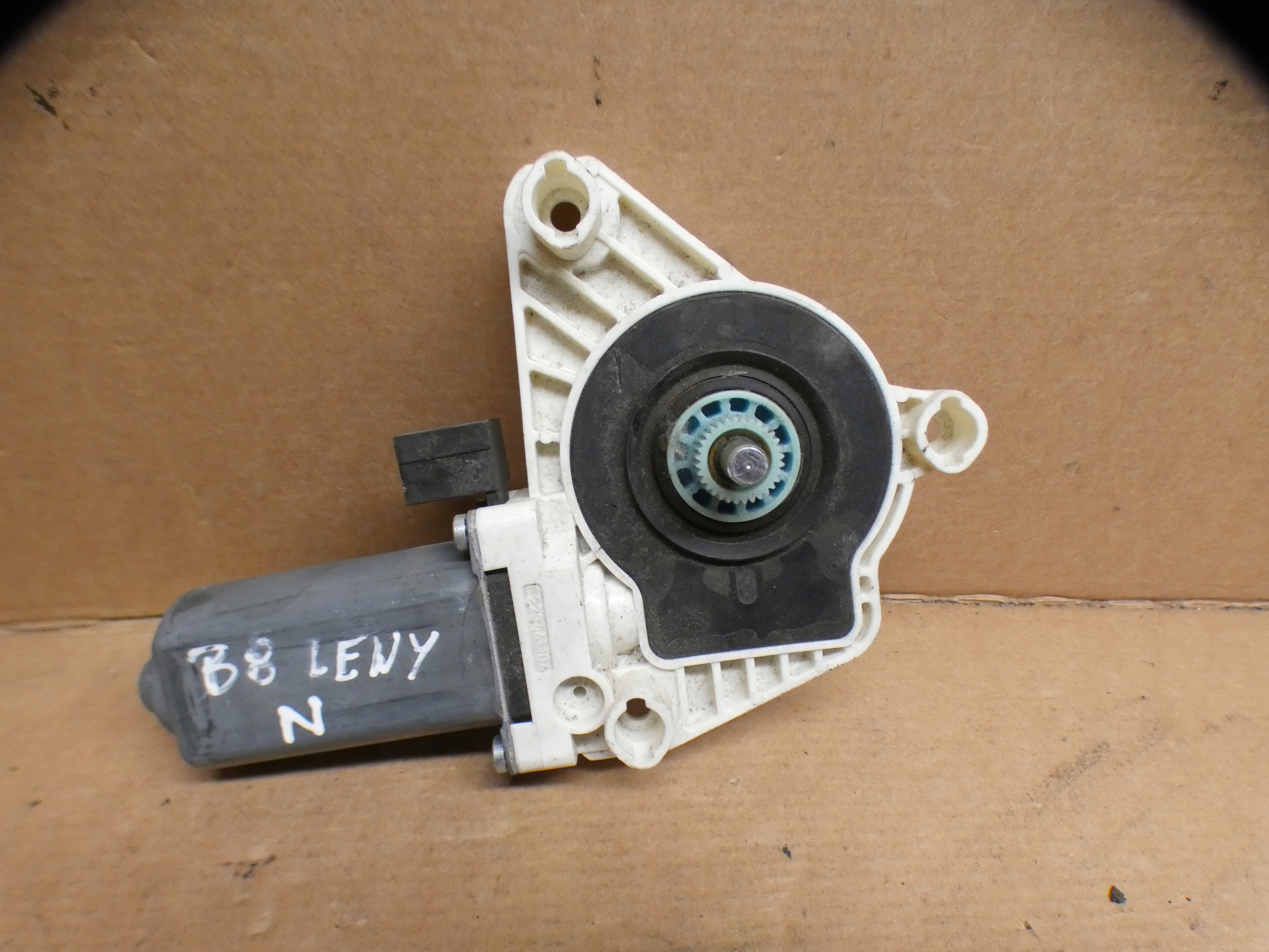 504959801B mini motor lifting windows left front VW PASSAT B8