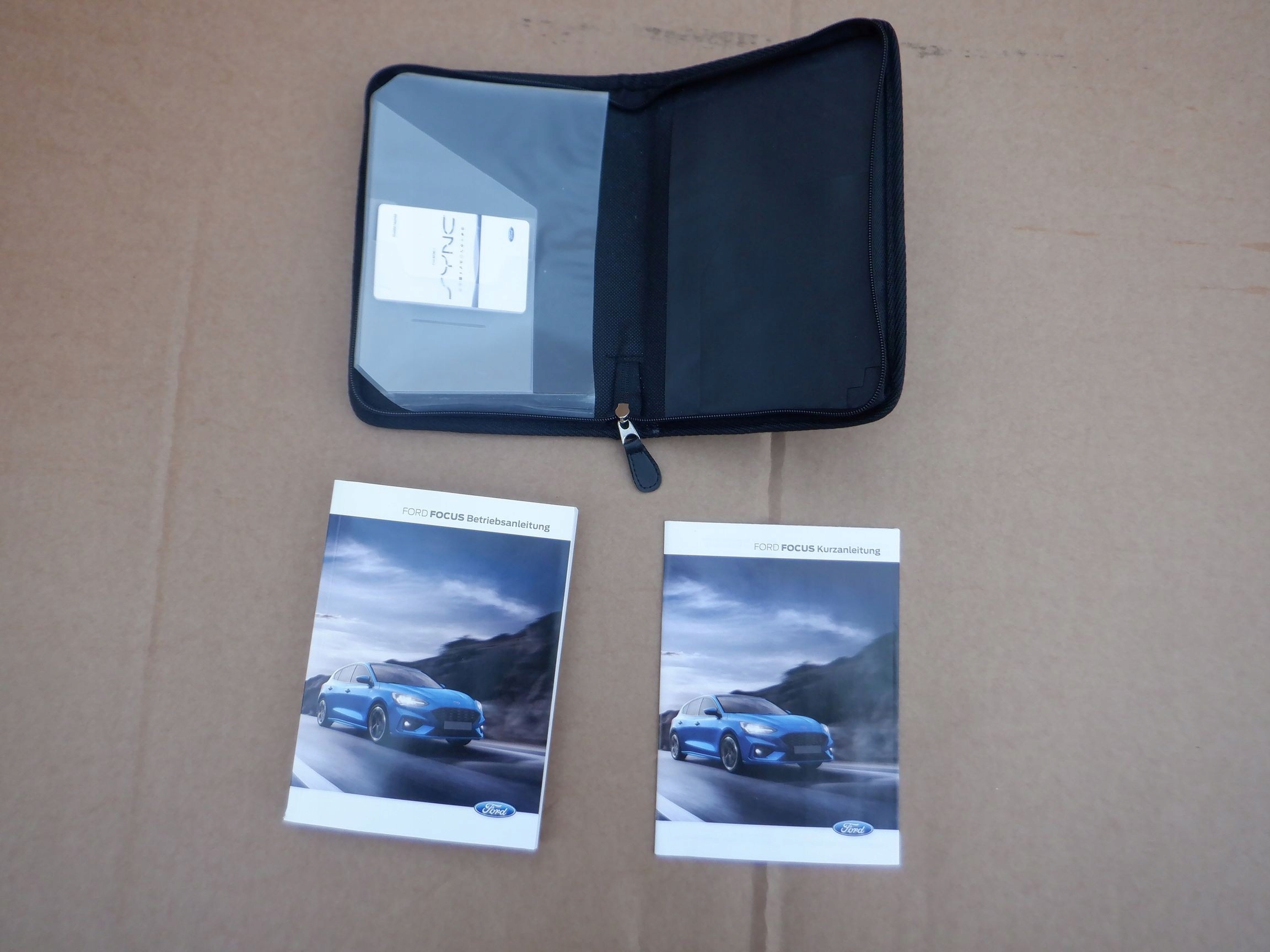 ЧЕХОЛ ДЛЯ СЕРВИСНОЙ КНИГИ FORD FOCUS MK4