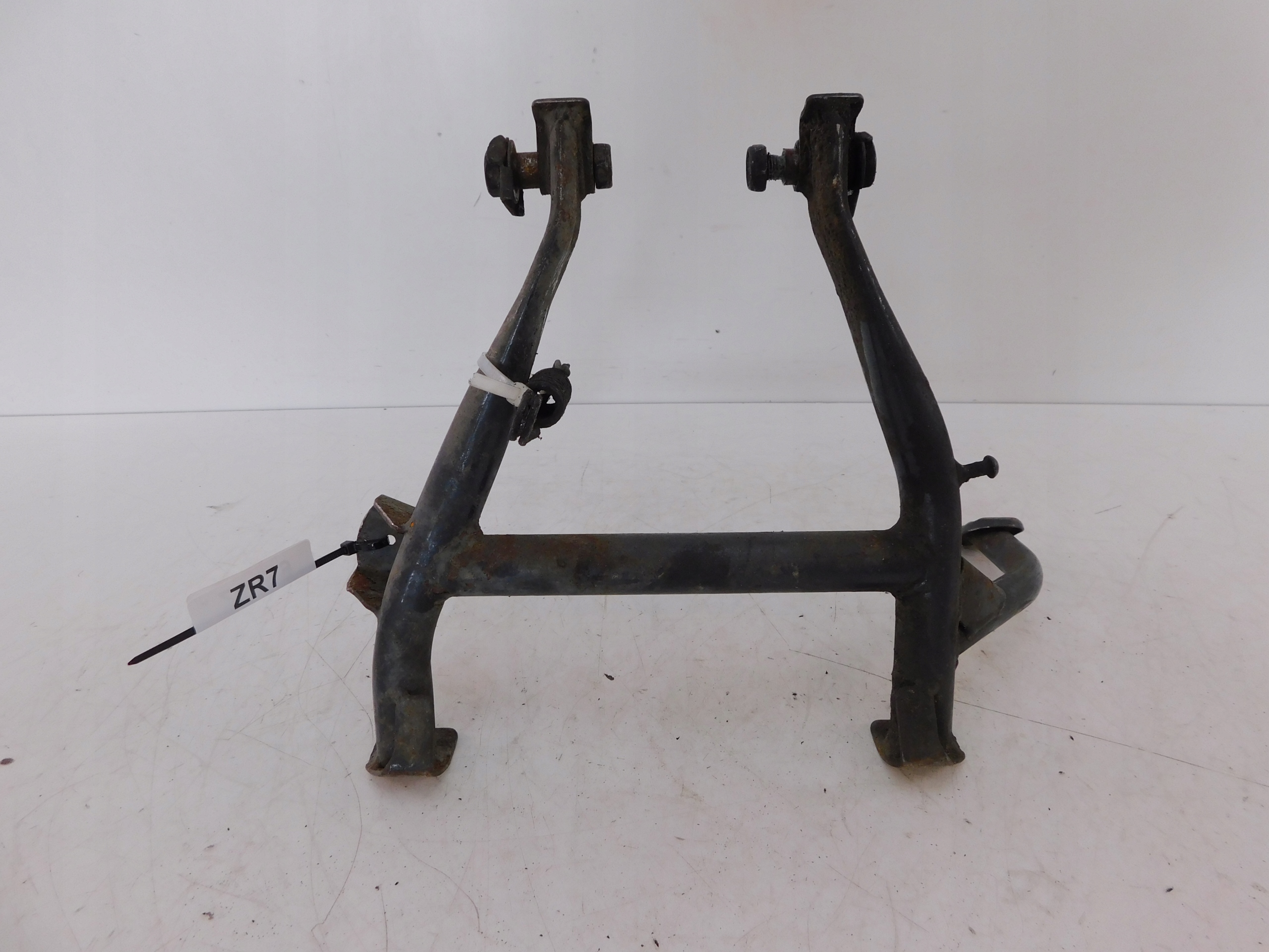 KAWASAKI ZR7 ZR-7 STOPKA NÓŻKA CENTRALNA