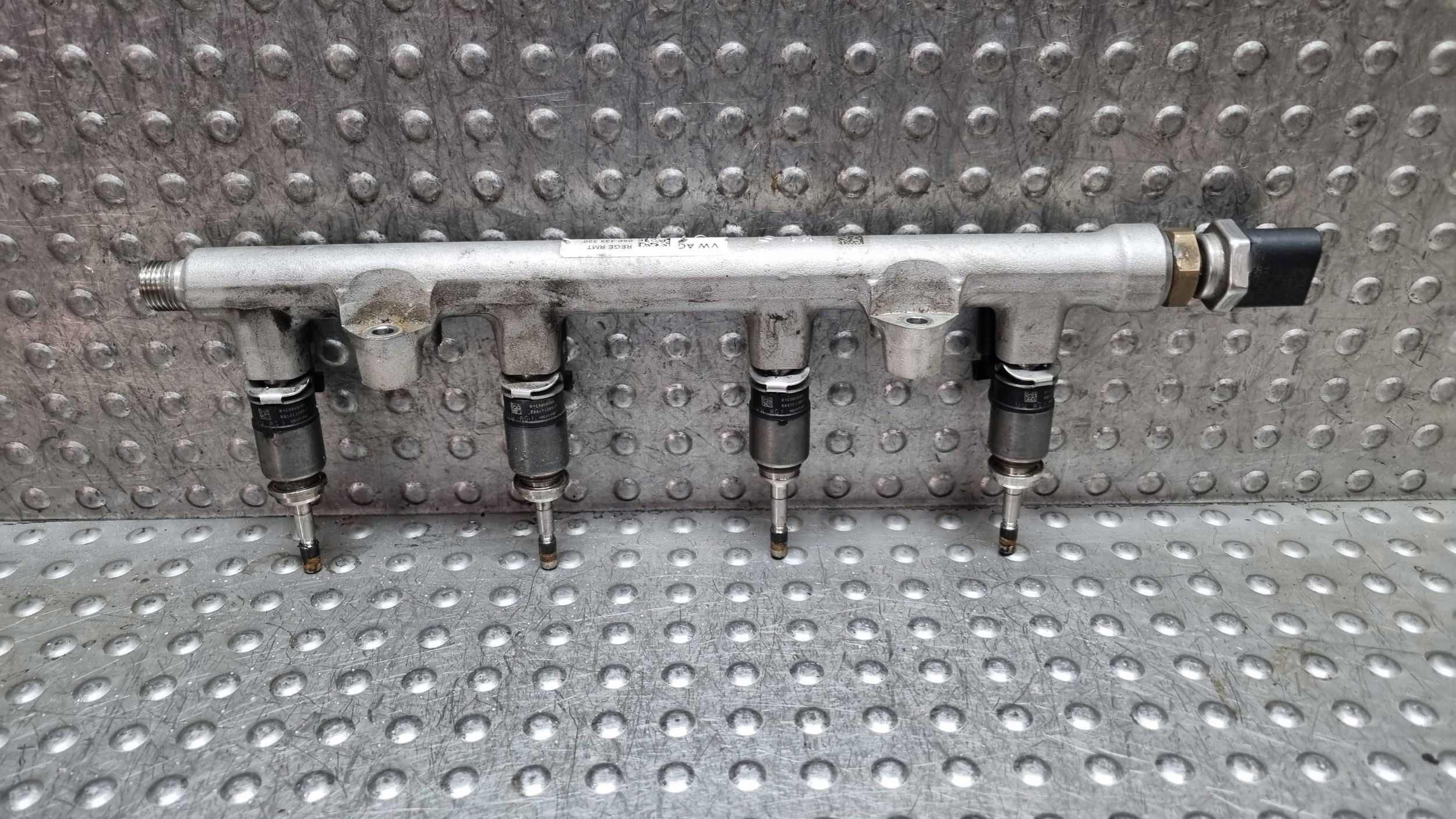 Rampe injection Injecteurs 04E906036E VW GOLF VII LEON III A3 8V 1.2 1.4 TSI