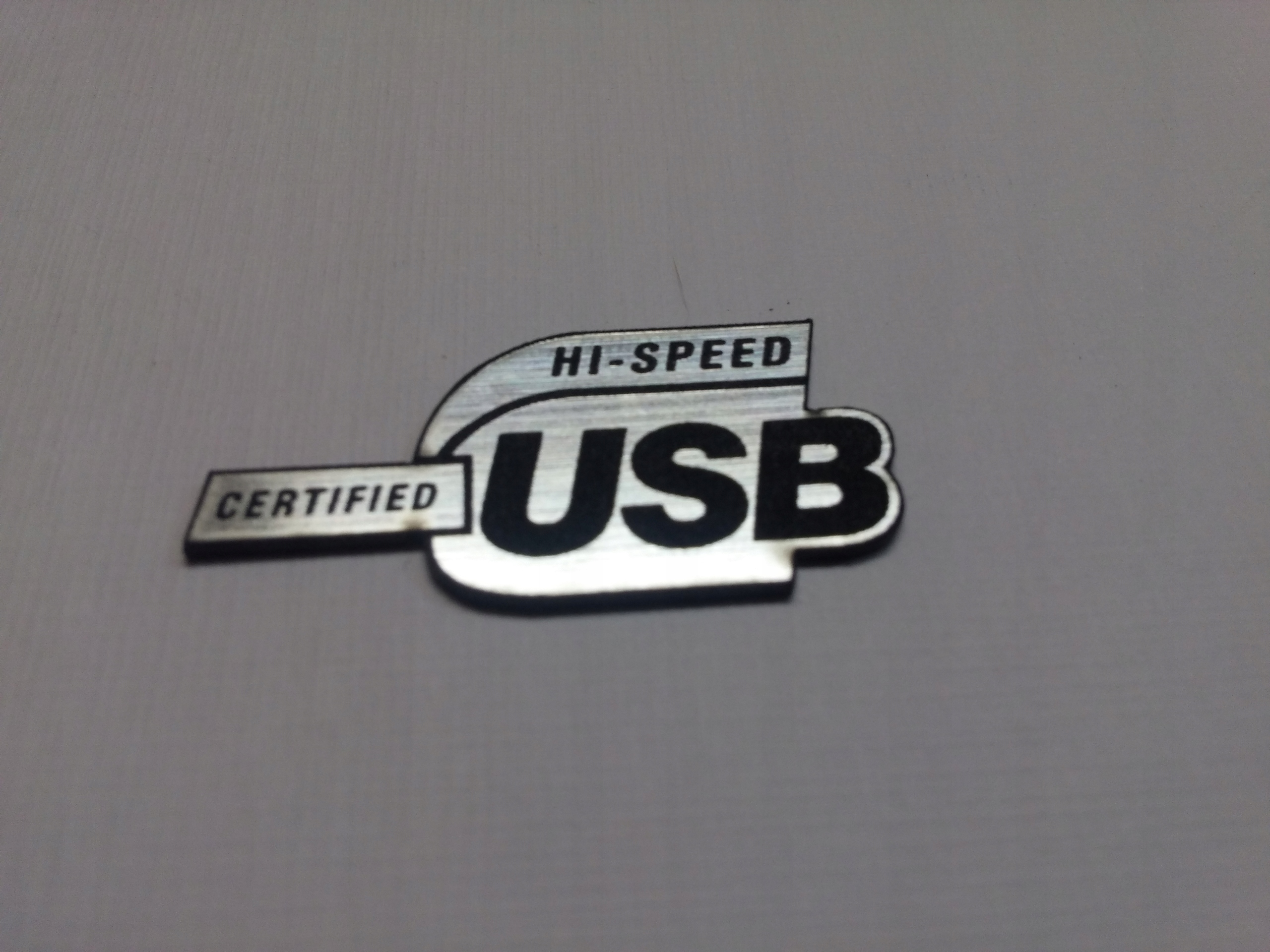 

Usb Hi-speed naklejka emblemat 34 x 15 mm*SREBRNA