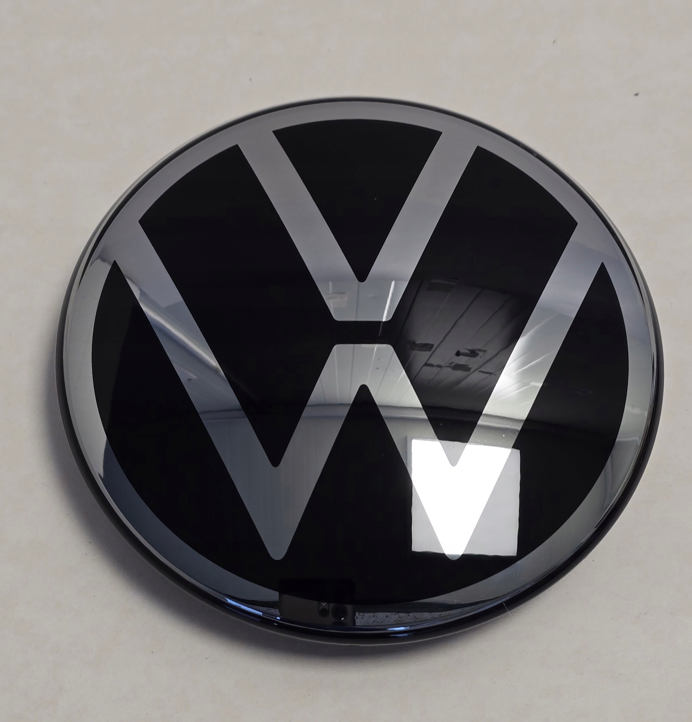 VW PASSAT B8 GOLF 8 TIGUAN ZNACZEK LOGO EMBLEMAT PRZÓD POD RADAR 5H0853601N