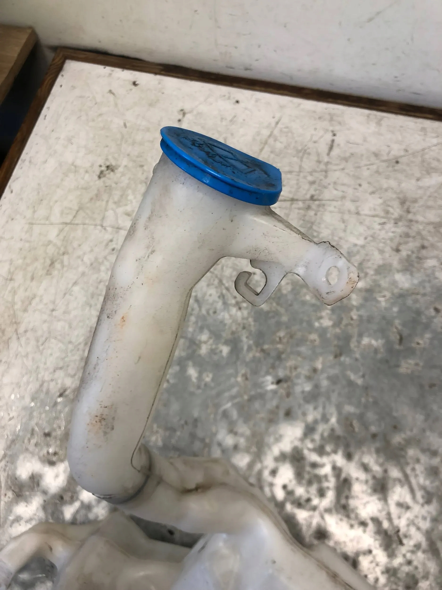 washer fluid tank HONDA INSIGHT II