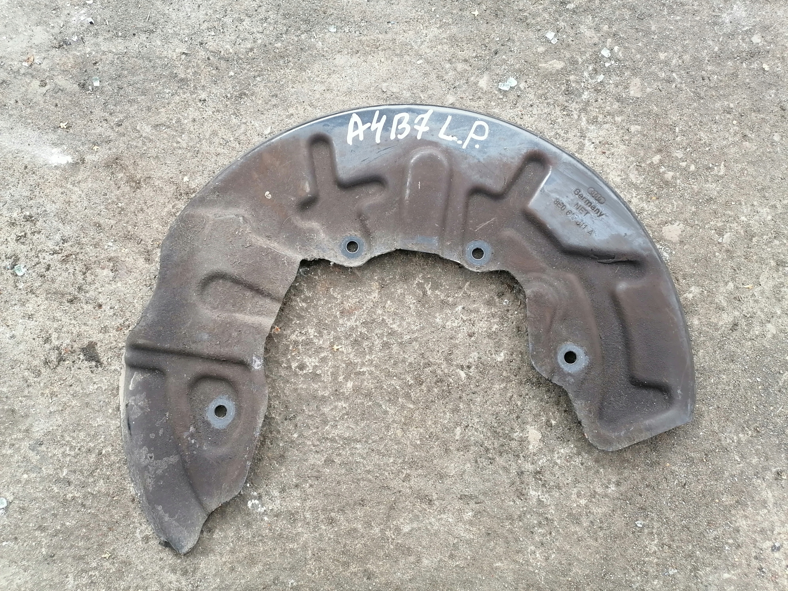 cover disc left front A4 B6 B7 8E0615311A