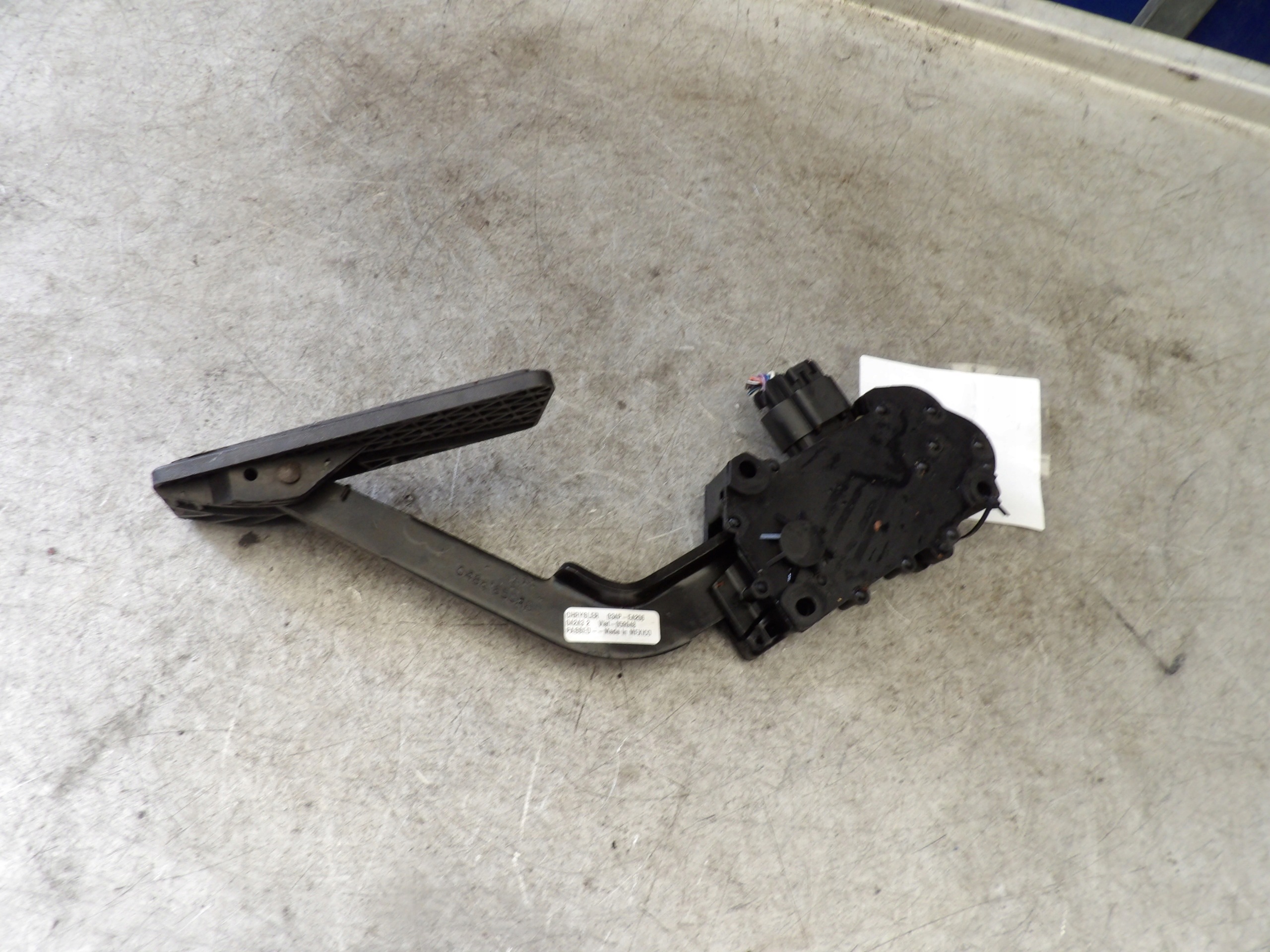 Chrysler Voyager IV electrical accelerator pedal