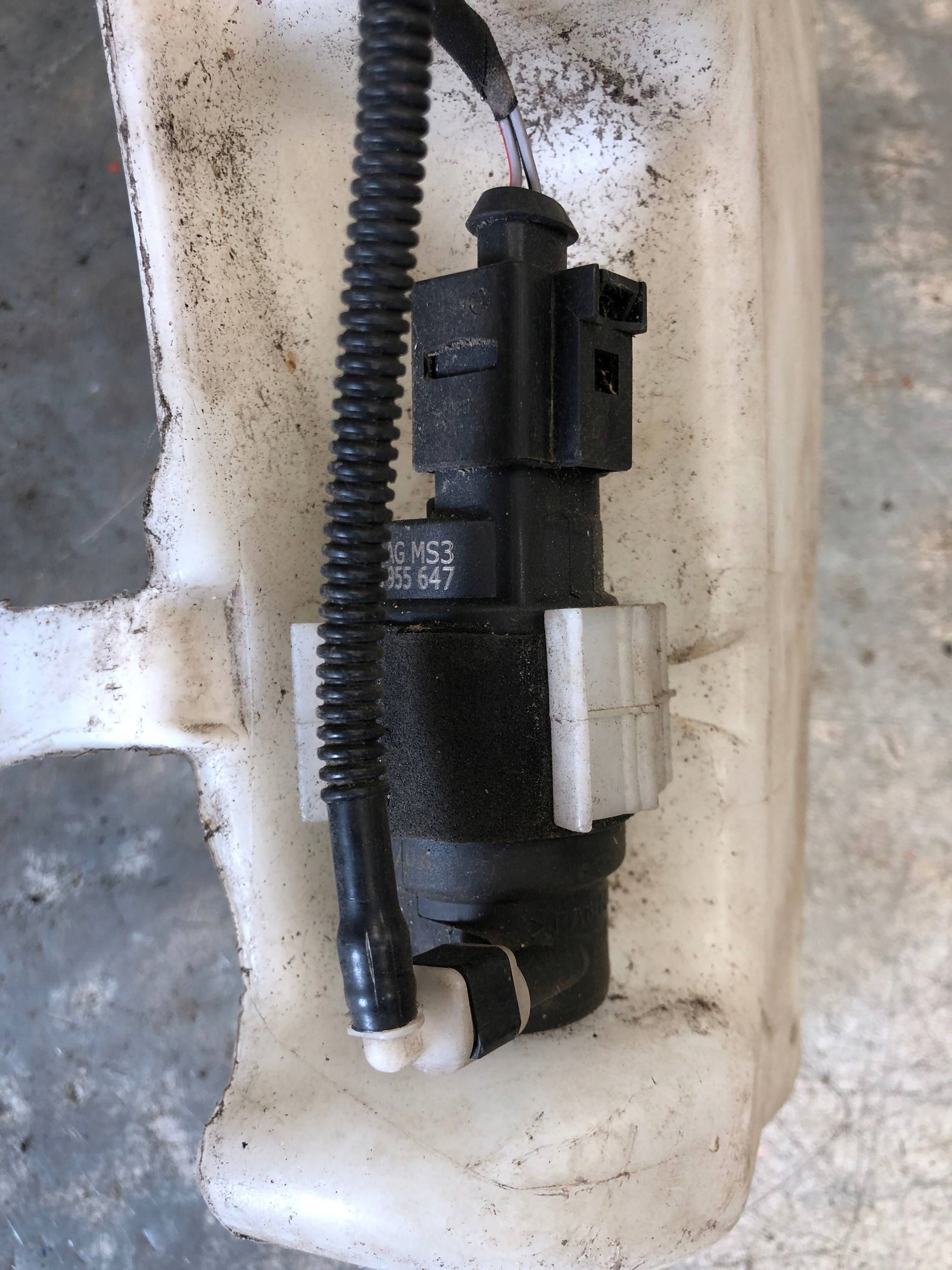washer fluid tank AUDI A5 SPORTBACK 8T0955453C