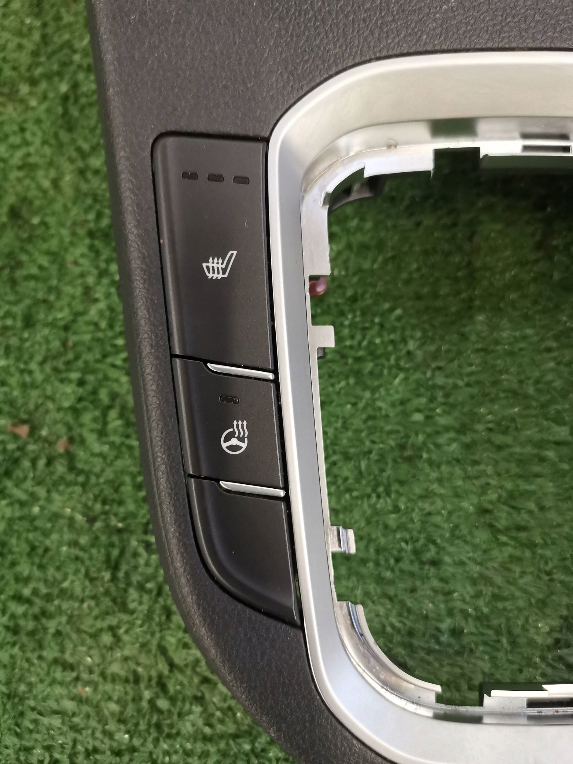 HYUNDAI I30 III OSŁONA LEWARKA ŁADOWARKA USB 84651-G4AA0 Numer katalogowy producenta 84651-G4AA0