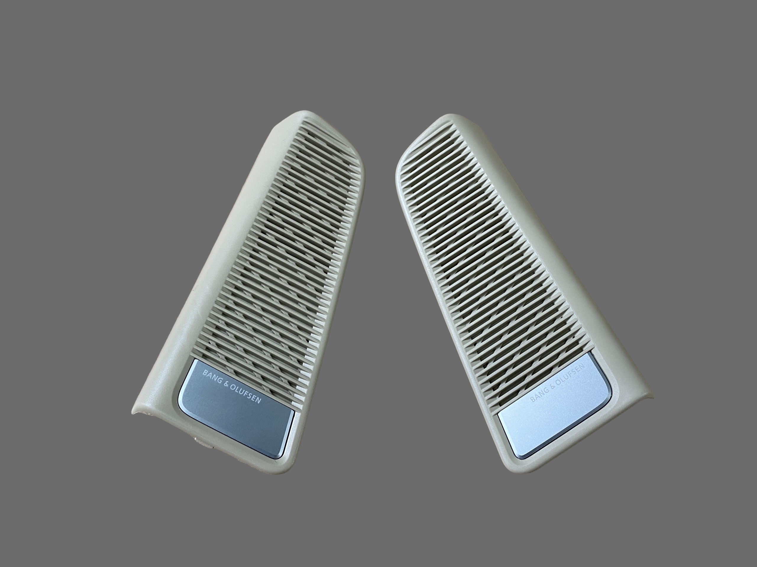 AUDI Q7 4M решетки BANG OLUFSEN 4M0867240