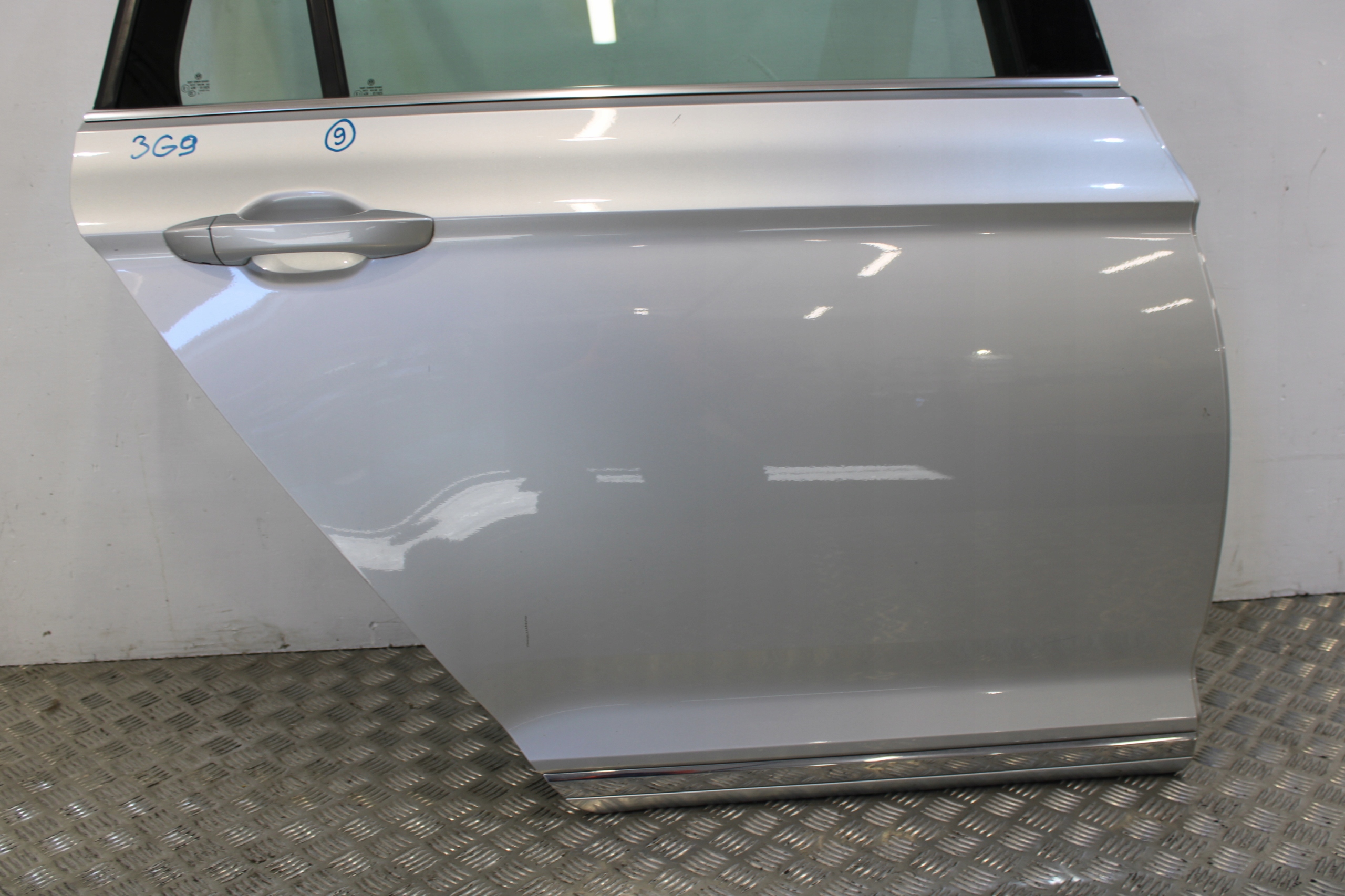 door right rear part right rear. complete VW PASSAT B8 3G0 3G9