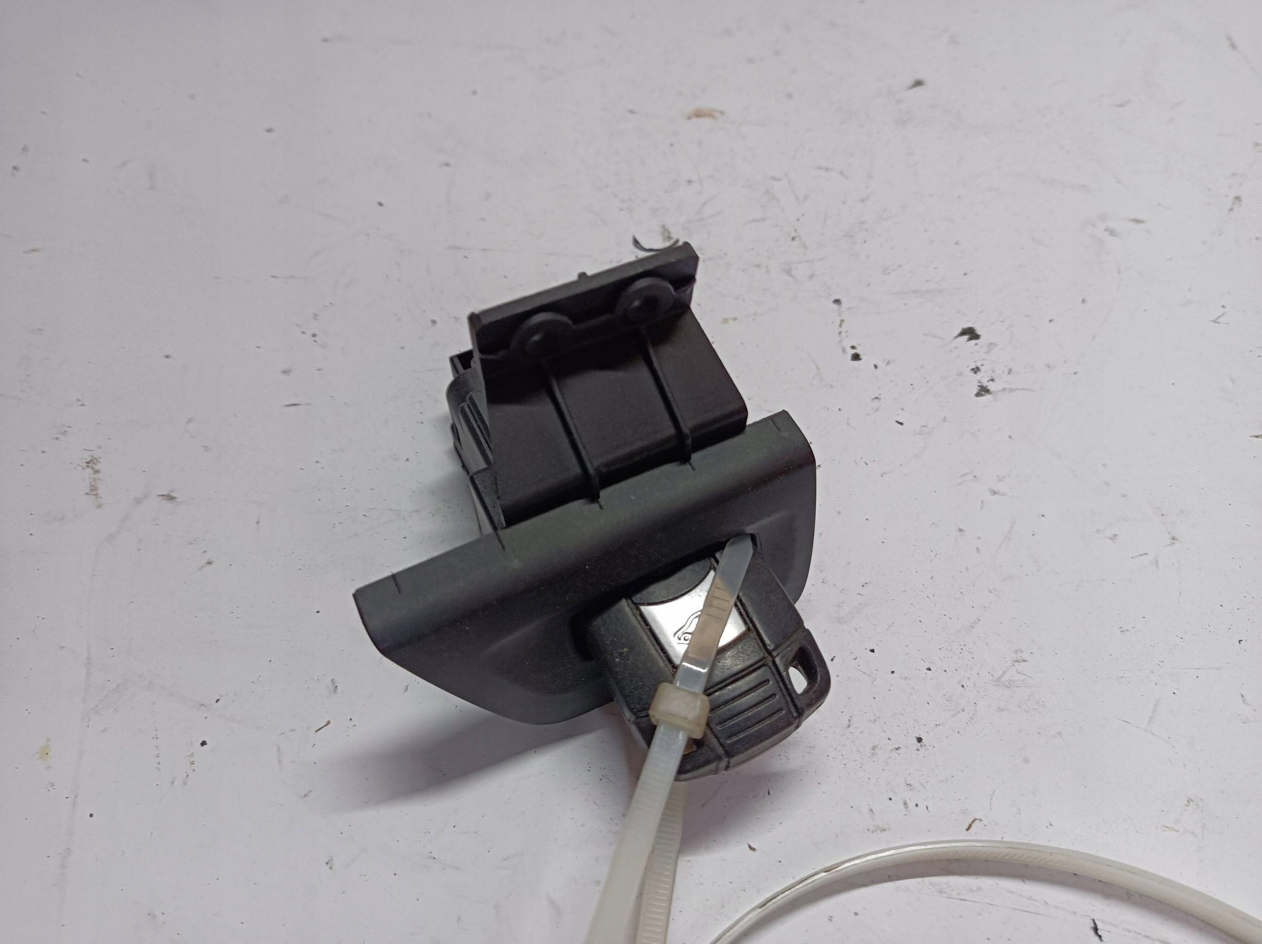 ignition z kluczykiem BMW 1 E81 E87 6954718