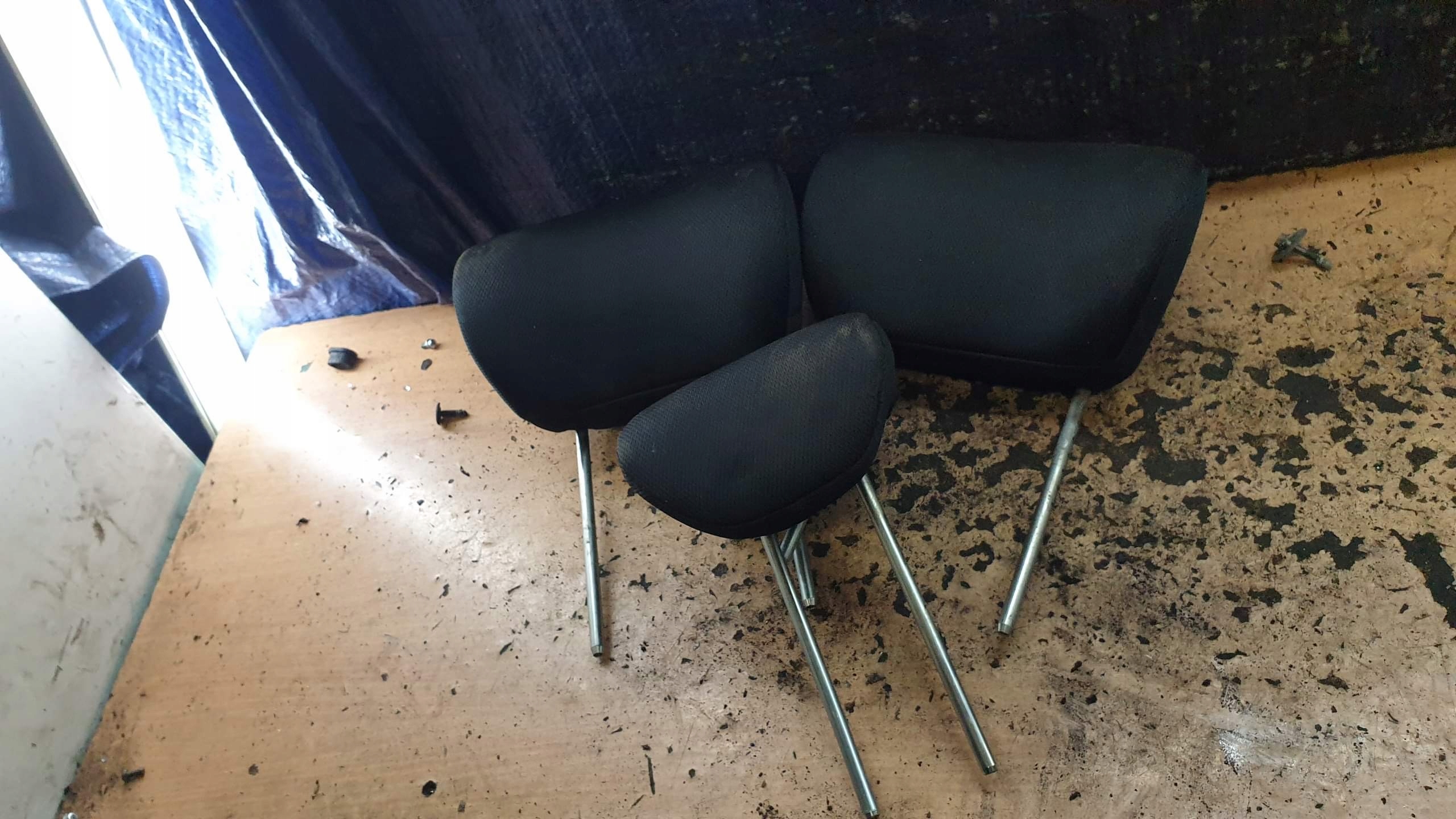 LIAN109 - SUZUKI LIANA ПОДГОЛОВНИК ПОДГОЛОВНИКИ ЗАДНИЙ КОМПЛЕКТ LIFT