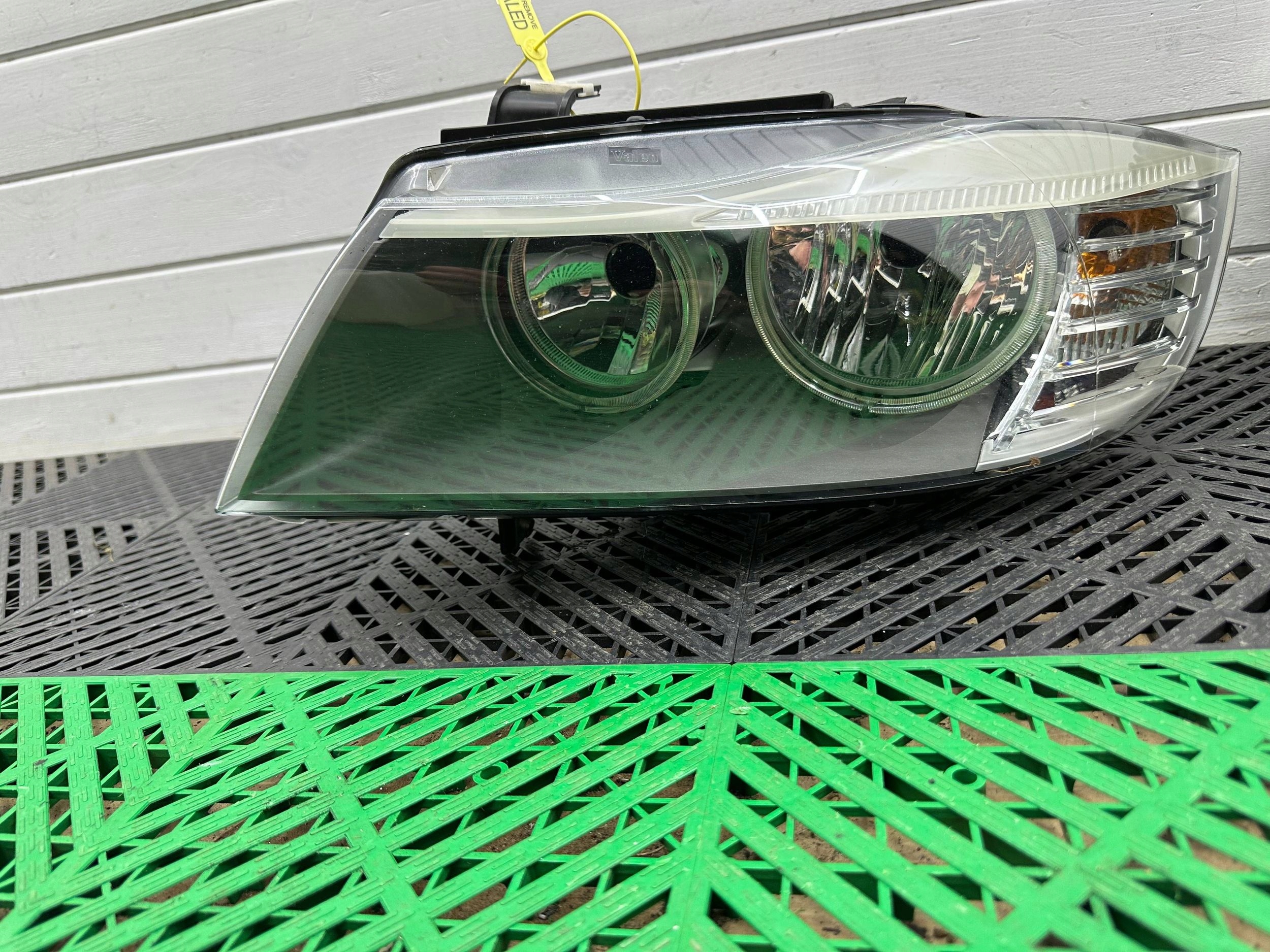 Reflektor BMW 3 E90 E91 89318911 Sans UCHA JEDNEGO