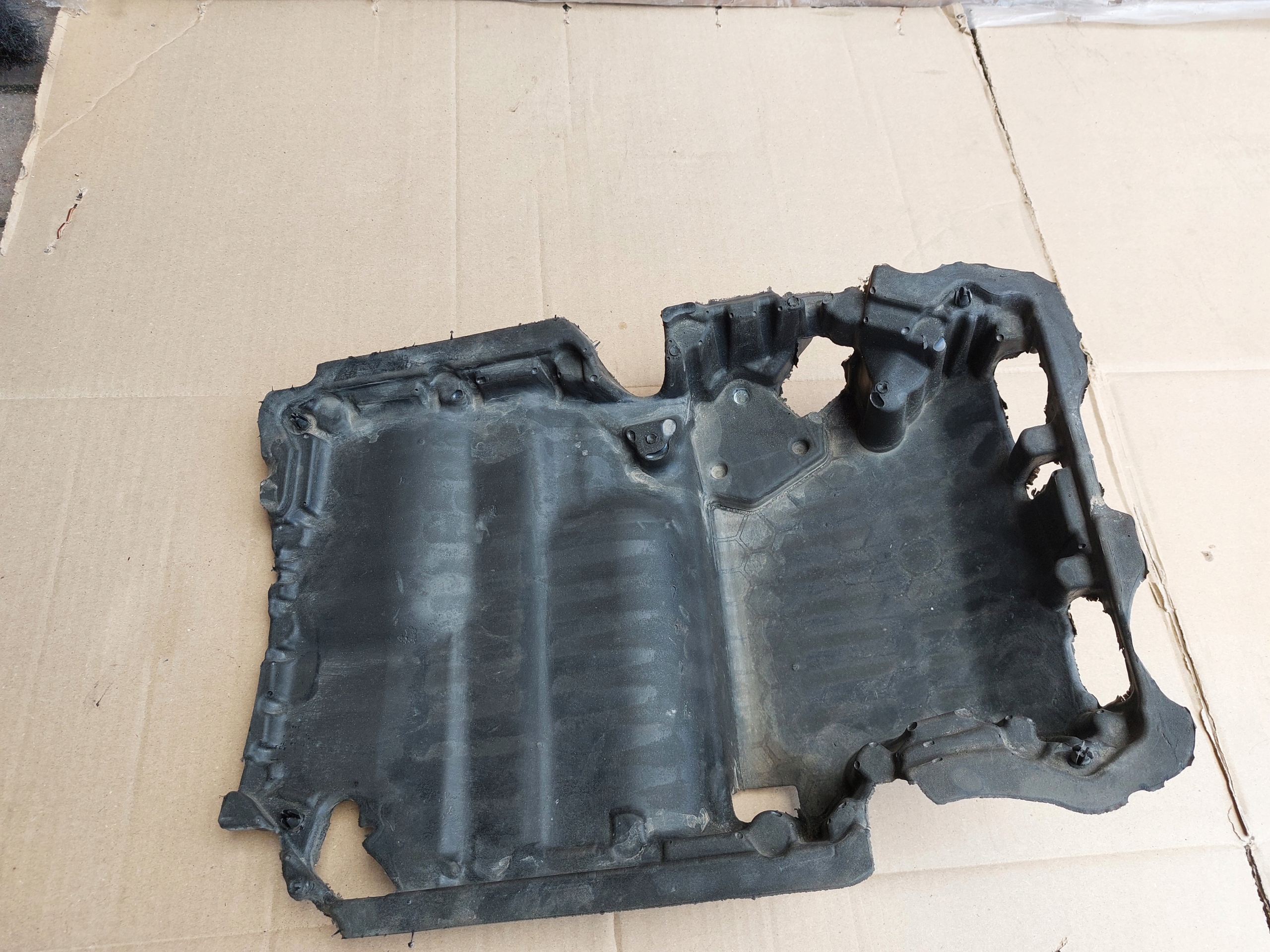 Blende Abdeckung MISKI AUDI A4 B9 A5 2.0 TDI DFB 05L103660A