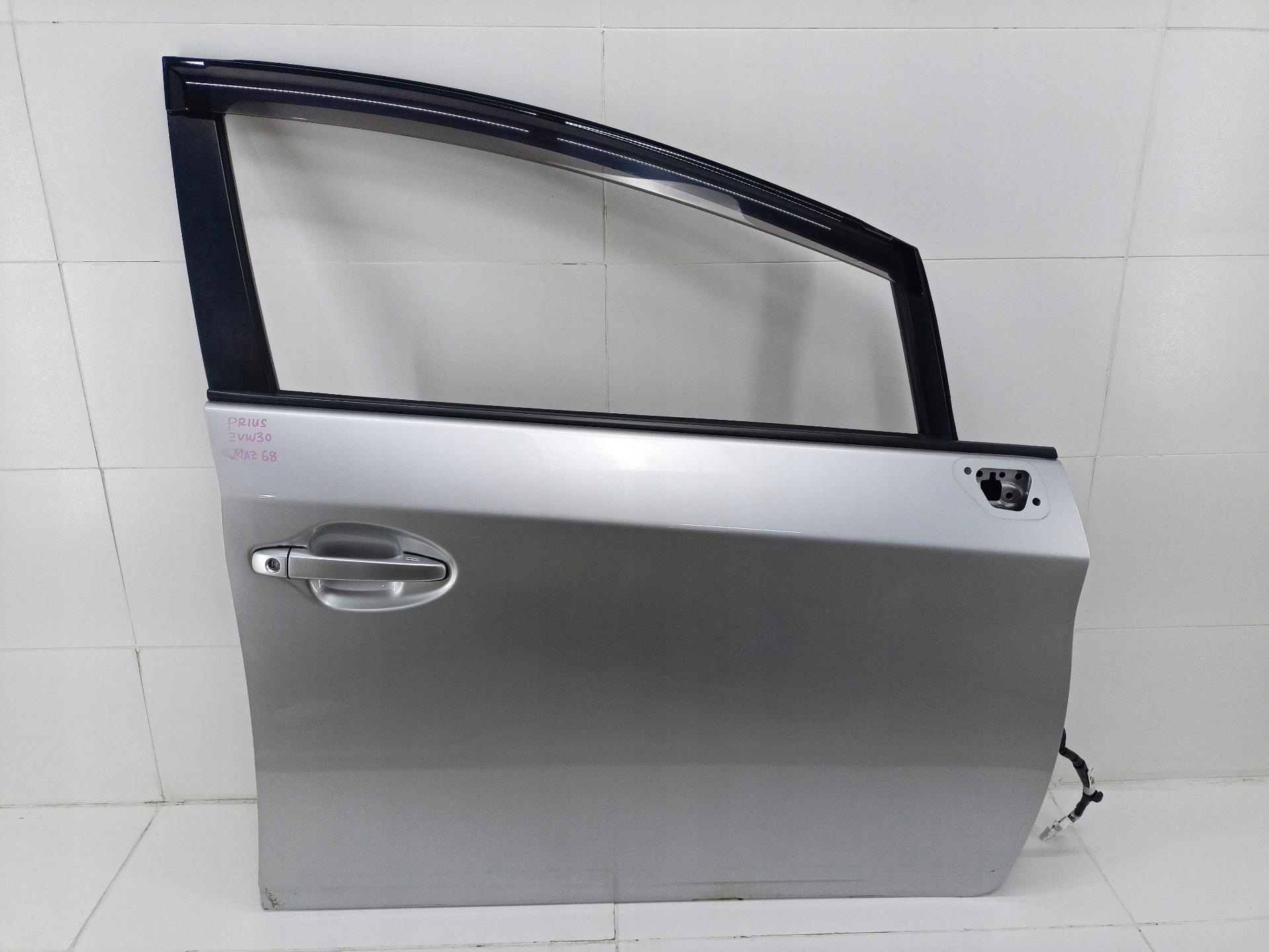 door front right side Toyota Prius 3 XW30 ZVW30 2010
