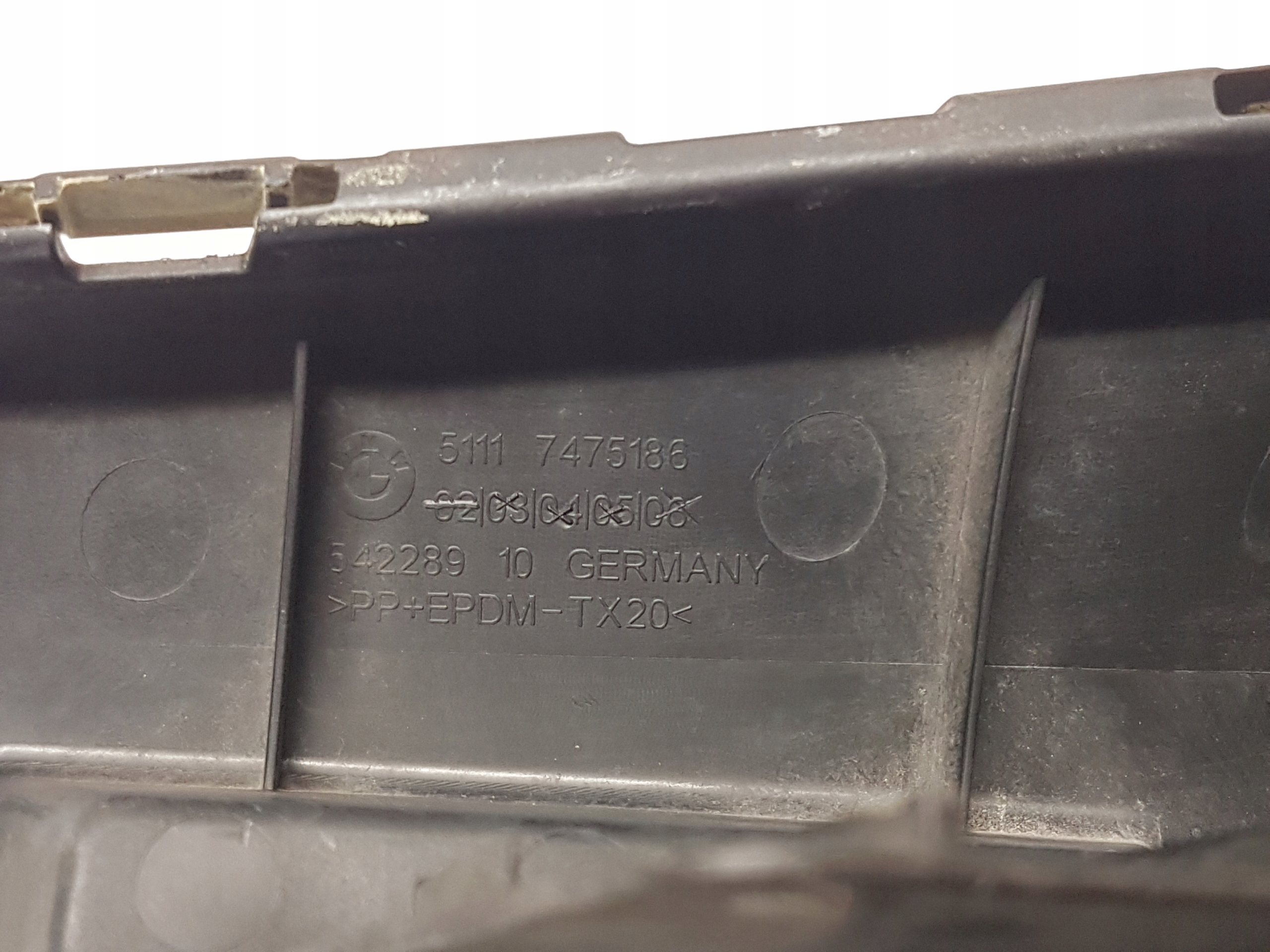 bumper bracket right front BMW G11 G12 LCI 7475186