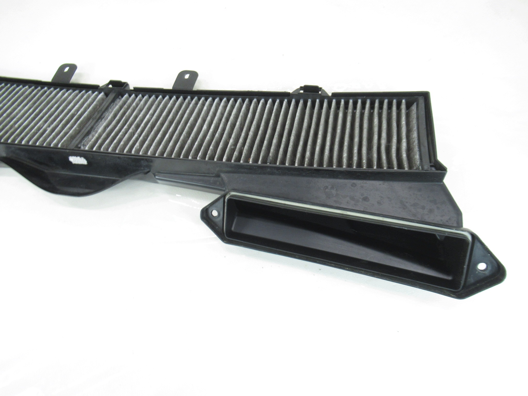 burkolat fedél szűrő utastér levegő BMW e81 e82 e87 e88 e90 e91 e92