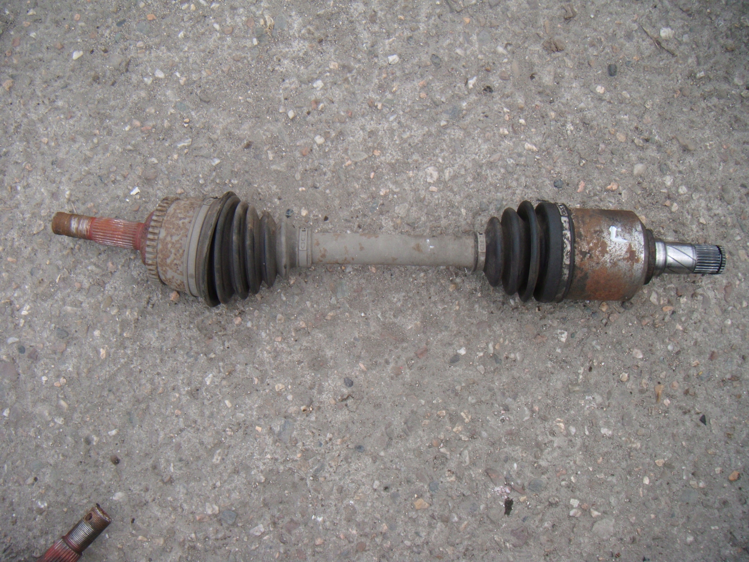 NISSAN ALTIMA L31 02-06 PÓŁOŚ LEWY PRZÓD AUTOMAT