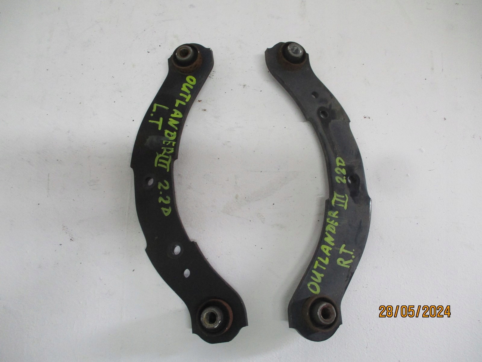 Querlenker hinten MITSUBISHI OUTLANDER III 2,2D