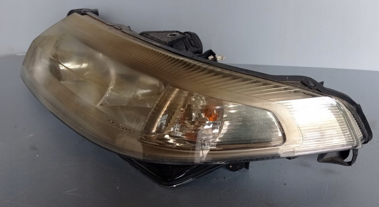 RENAULT LAGUNA II light left front XENON 8200163323 EU