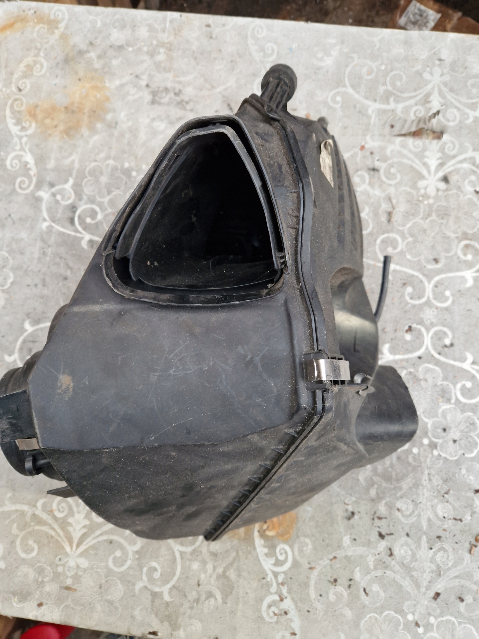 Gehäuse filter luft A6 C6 3.2FSI AUK 4F0133835F