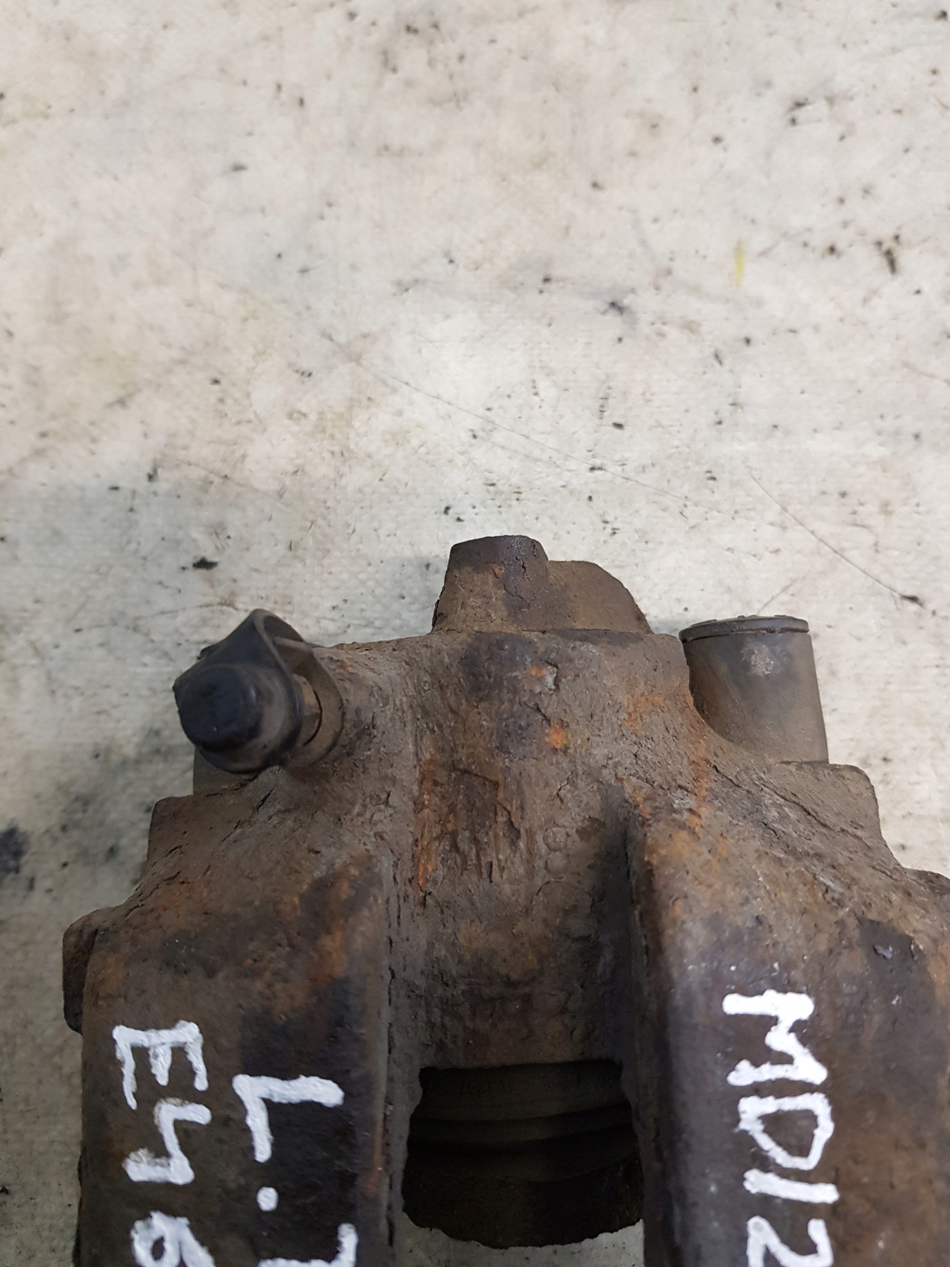 BMW E46 COMPACT caliper brake left rear part