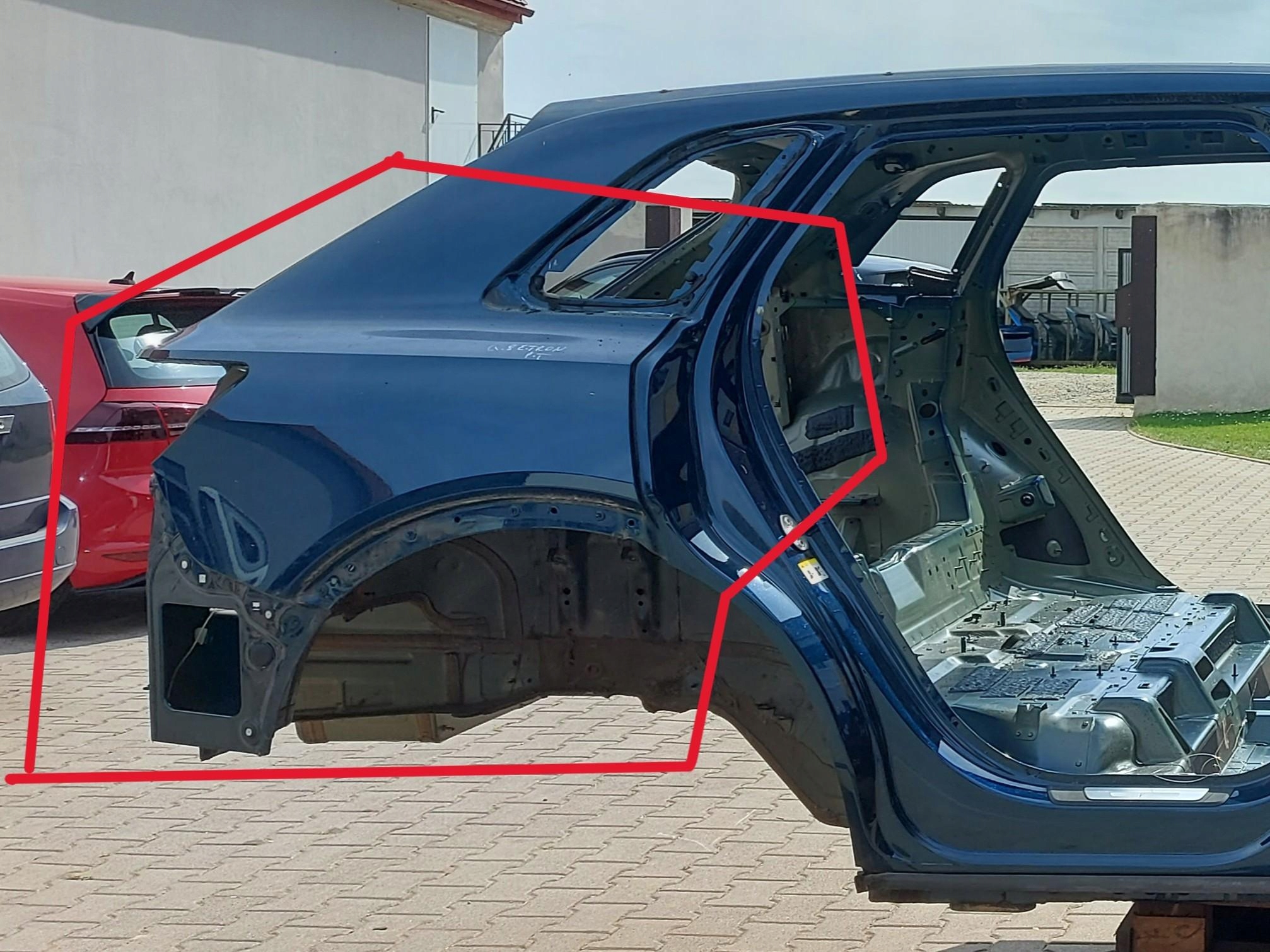 Audi Q8 E-TRON SUV side right fender right rear part quarter oryg