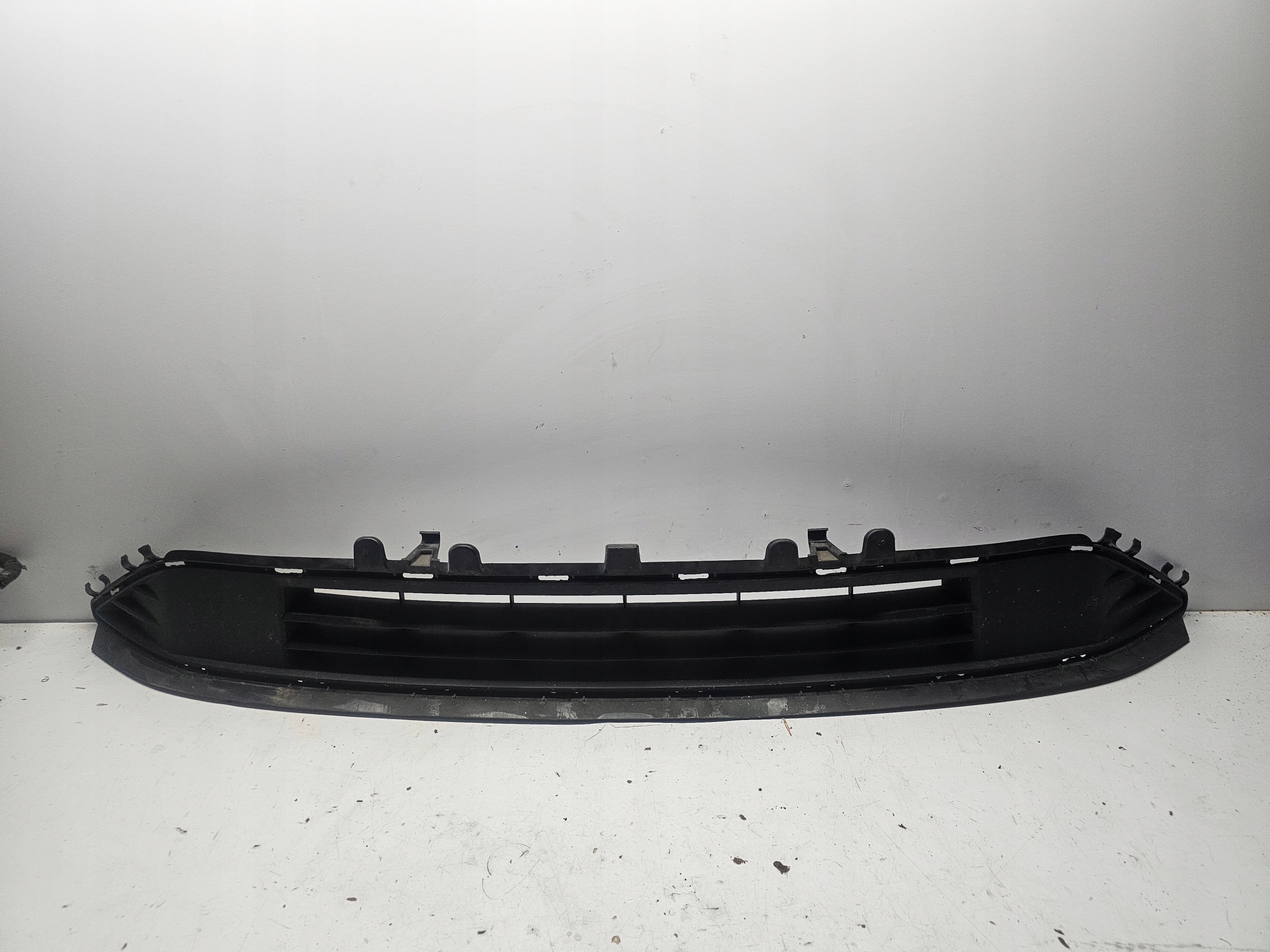 OPEL INSIGNIA B LIFT central grid of a bumper front 39161812