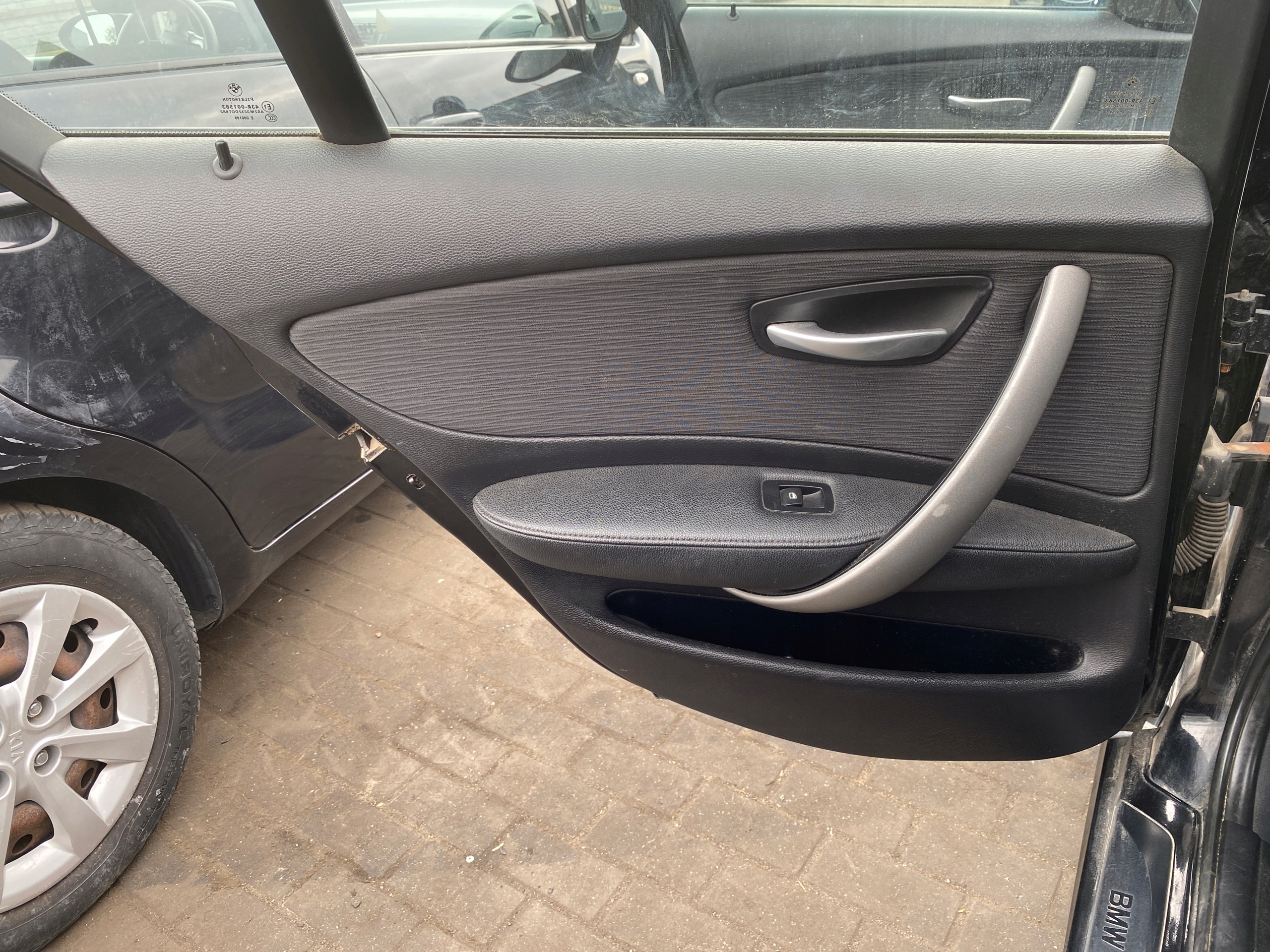 upholstery side left rear rear part door BMW 1 and E87 07-11