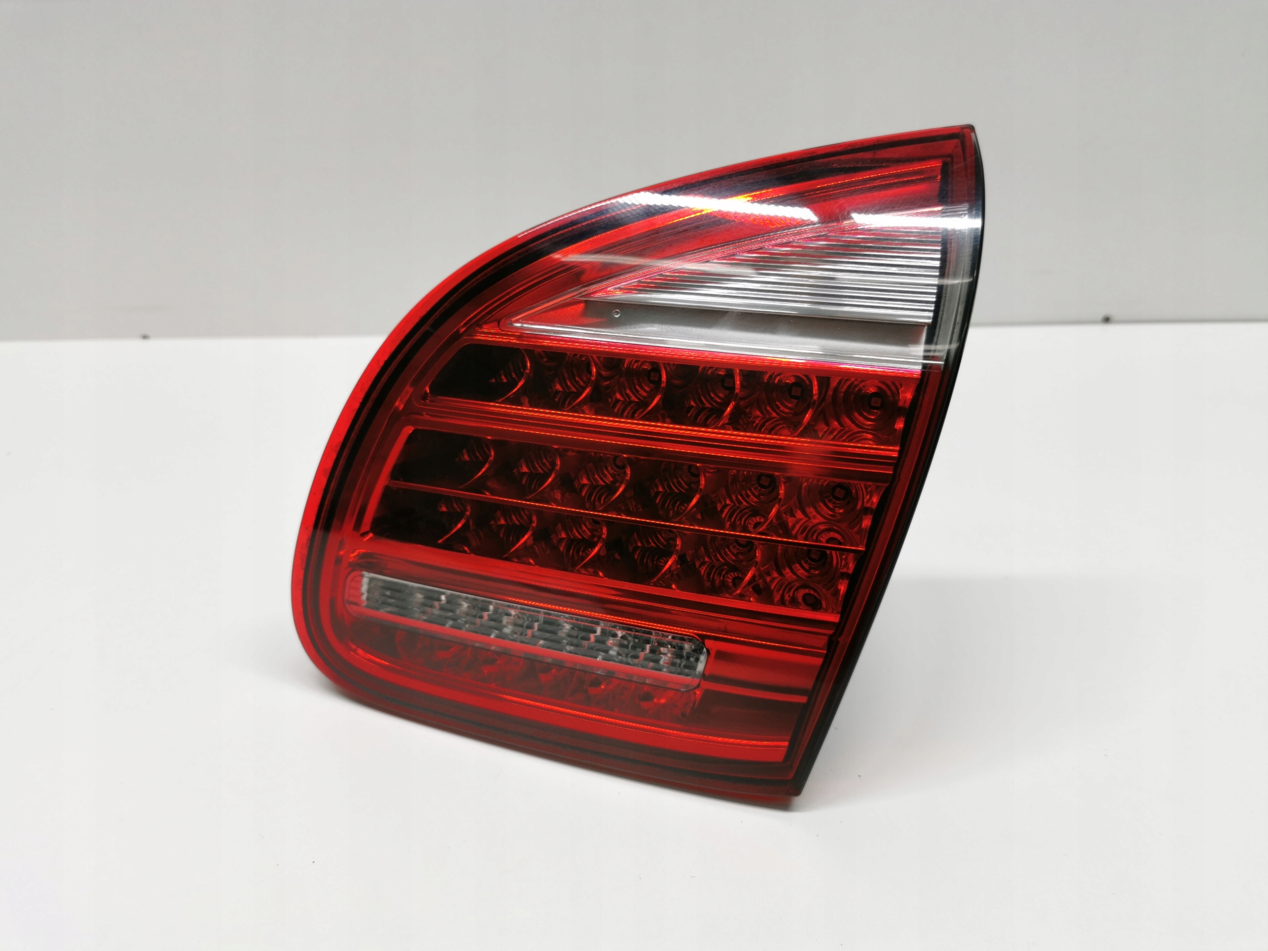 light right rear part PORSCHE CAYENNE II 7P5945094K