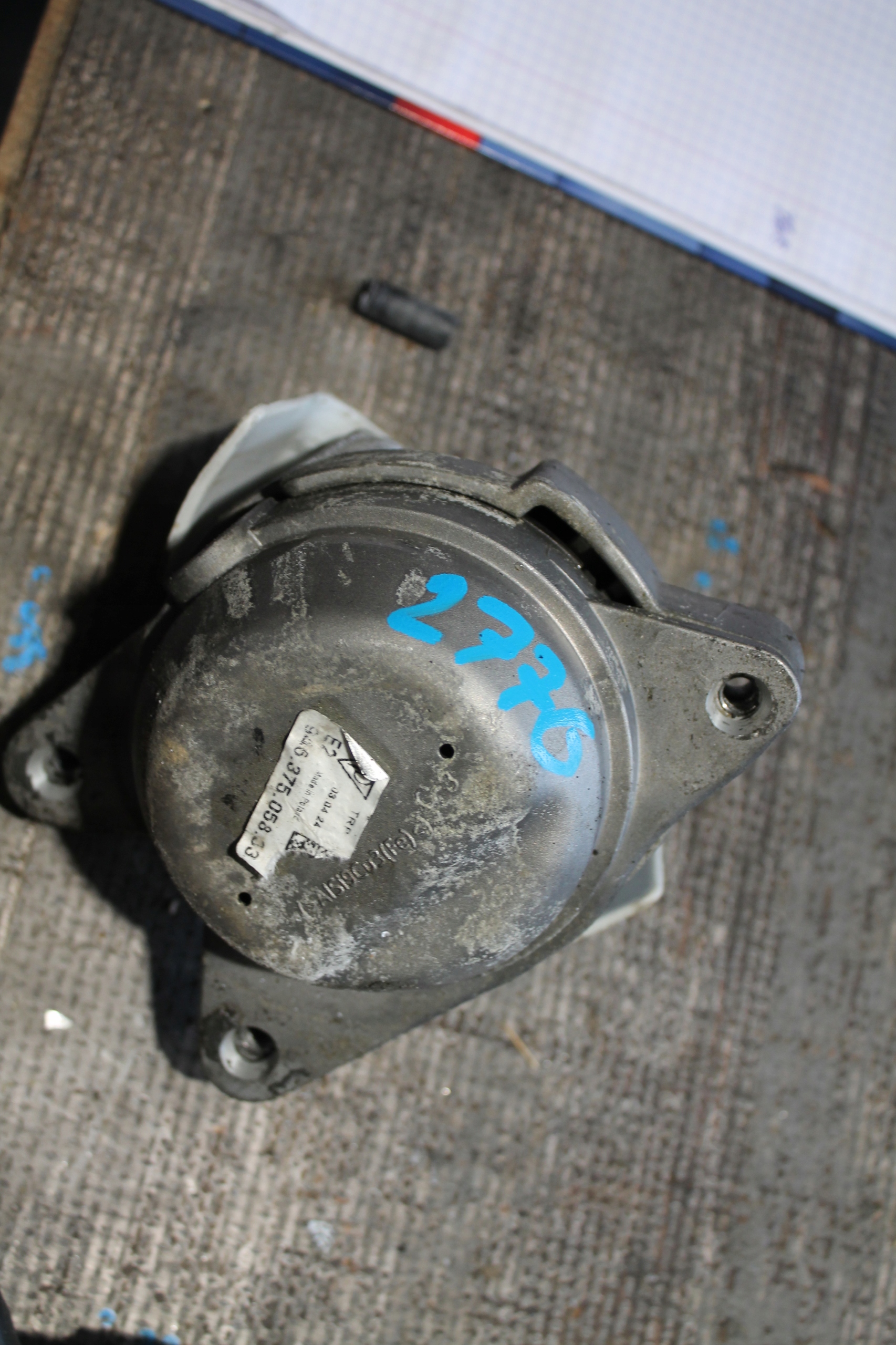 2776. engine mount PORSCHE CAYENNE 94637505833