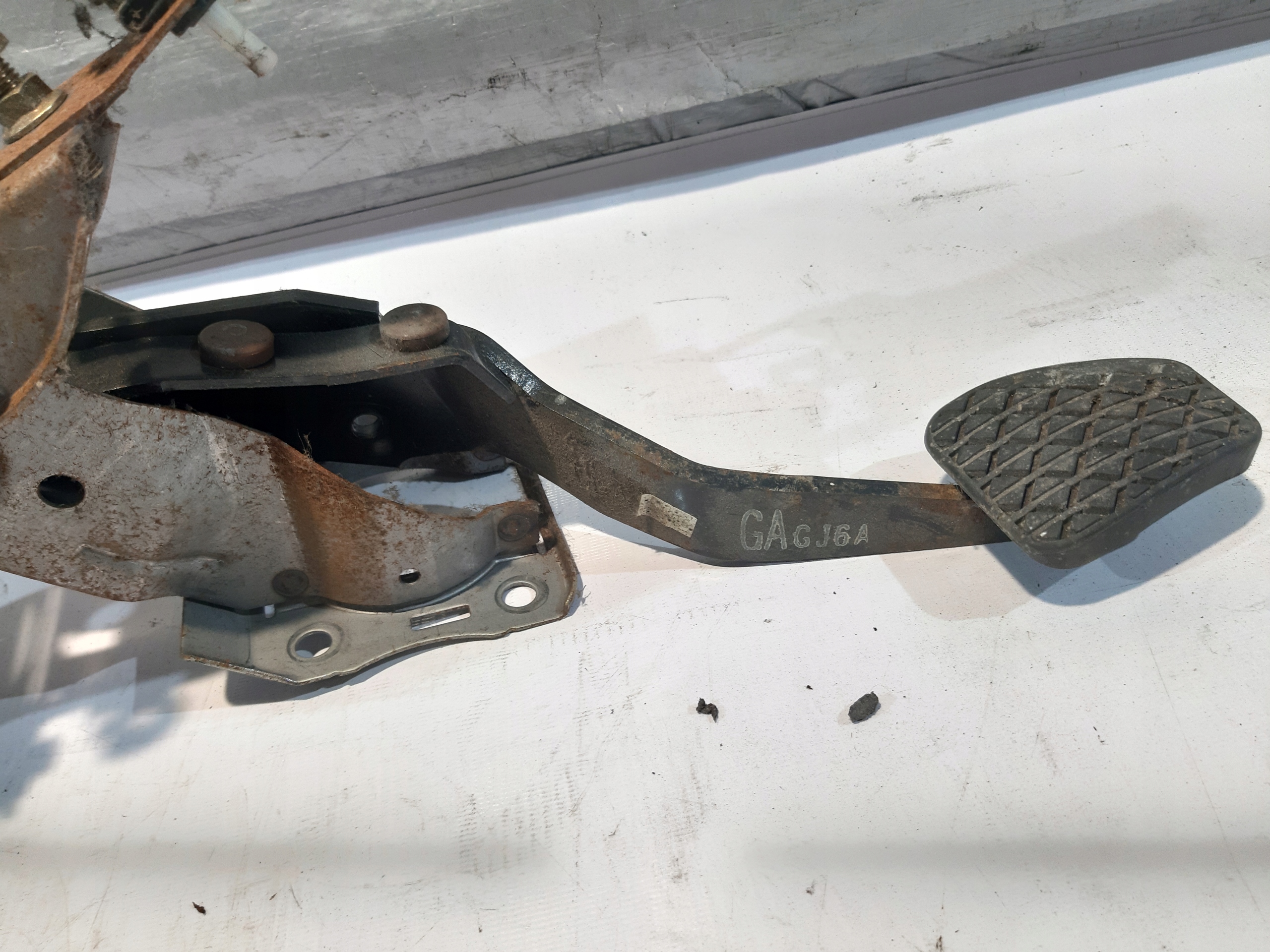 MAZDA 6 GG PEDAL kočnice držač GAGJ6A