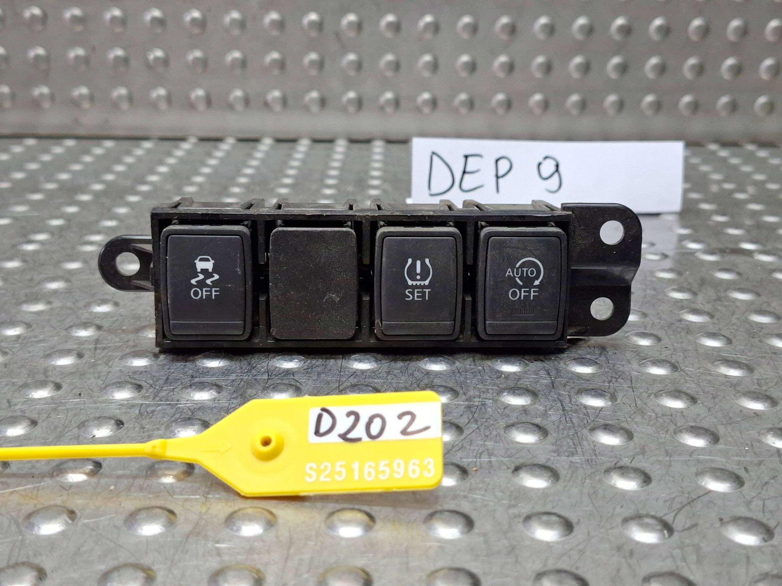 PANEL controls NISSAN JUKE F15 10- 681RVBV90A