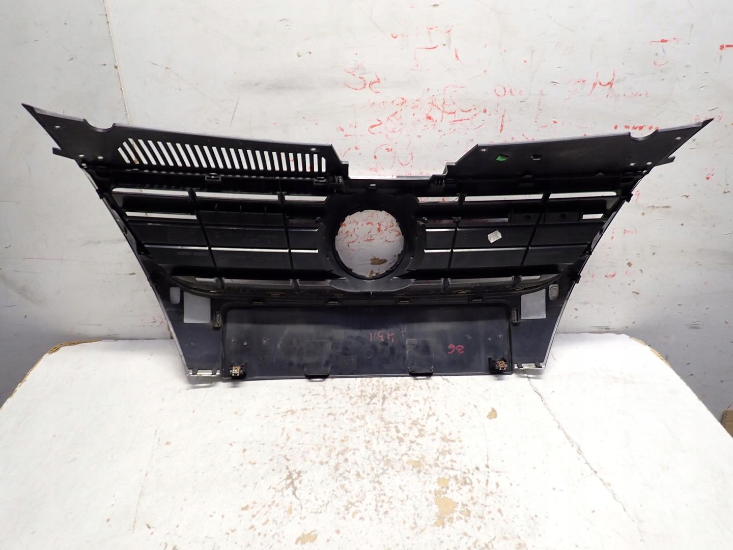 Grill VW PASSAT B6 2005-2010 3C0853651B