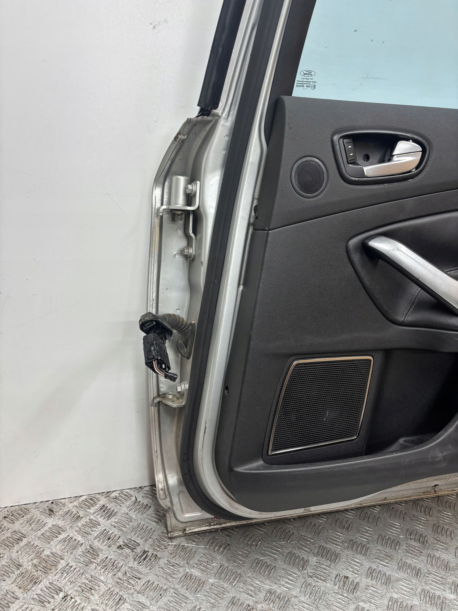 door rear part rear. right FORD MONDEO MK4 HB