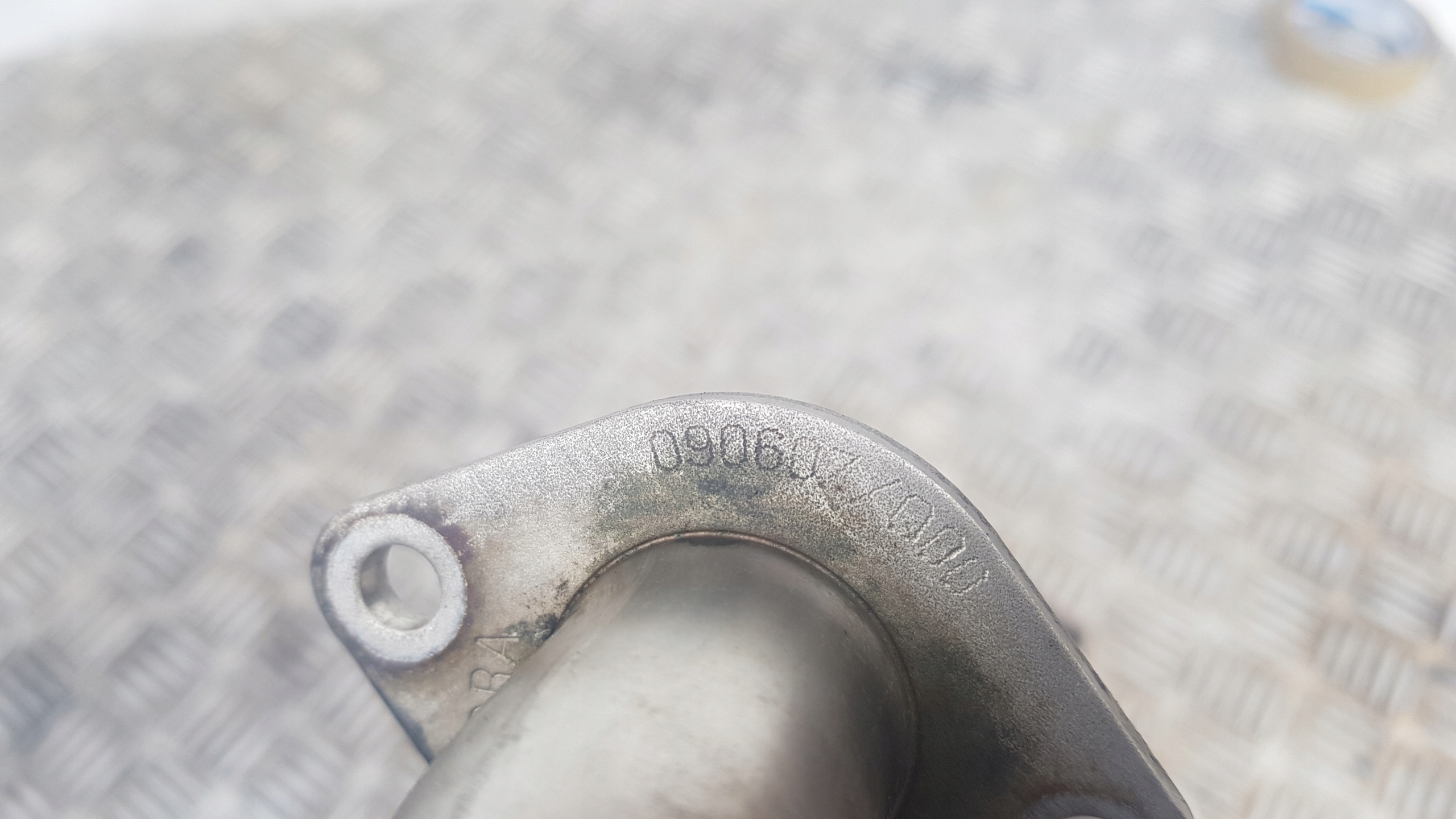 MERCEDES W204 2.2 CDI EGR valve pipe A6460900754