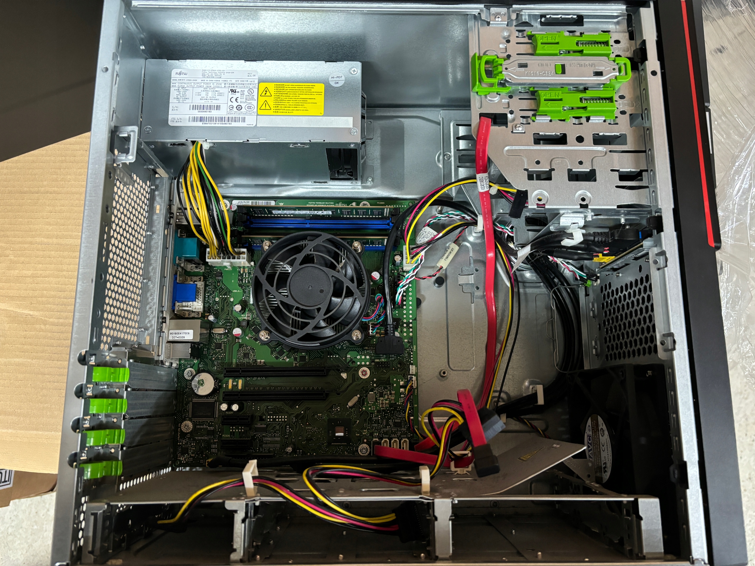 KOMPUTER FUJITSU i3-4130 / BRAK RAM / BRAK SSD / SPRAWNY Seria Intel Core i3